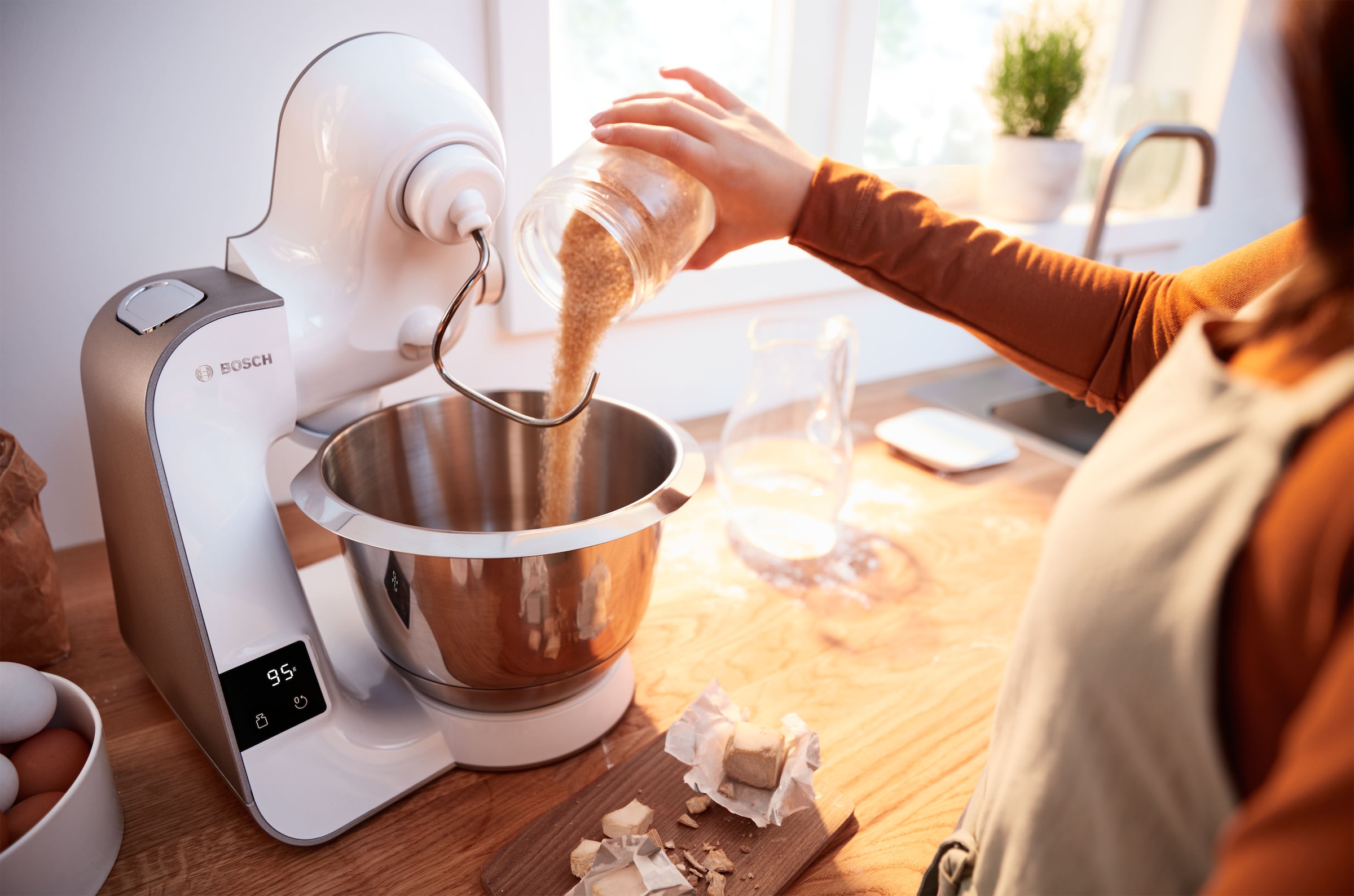 Neue Produktinformationen BOSCH Küchenmaschine Waage, »MUM5XW20 3 int. Scheiben, XXL Patisserieset, Garantie MUM5«, Durchlaufschnitzler, mit Mixer Jahren 3