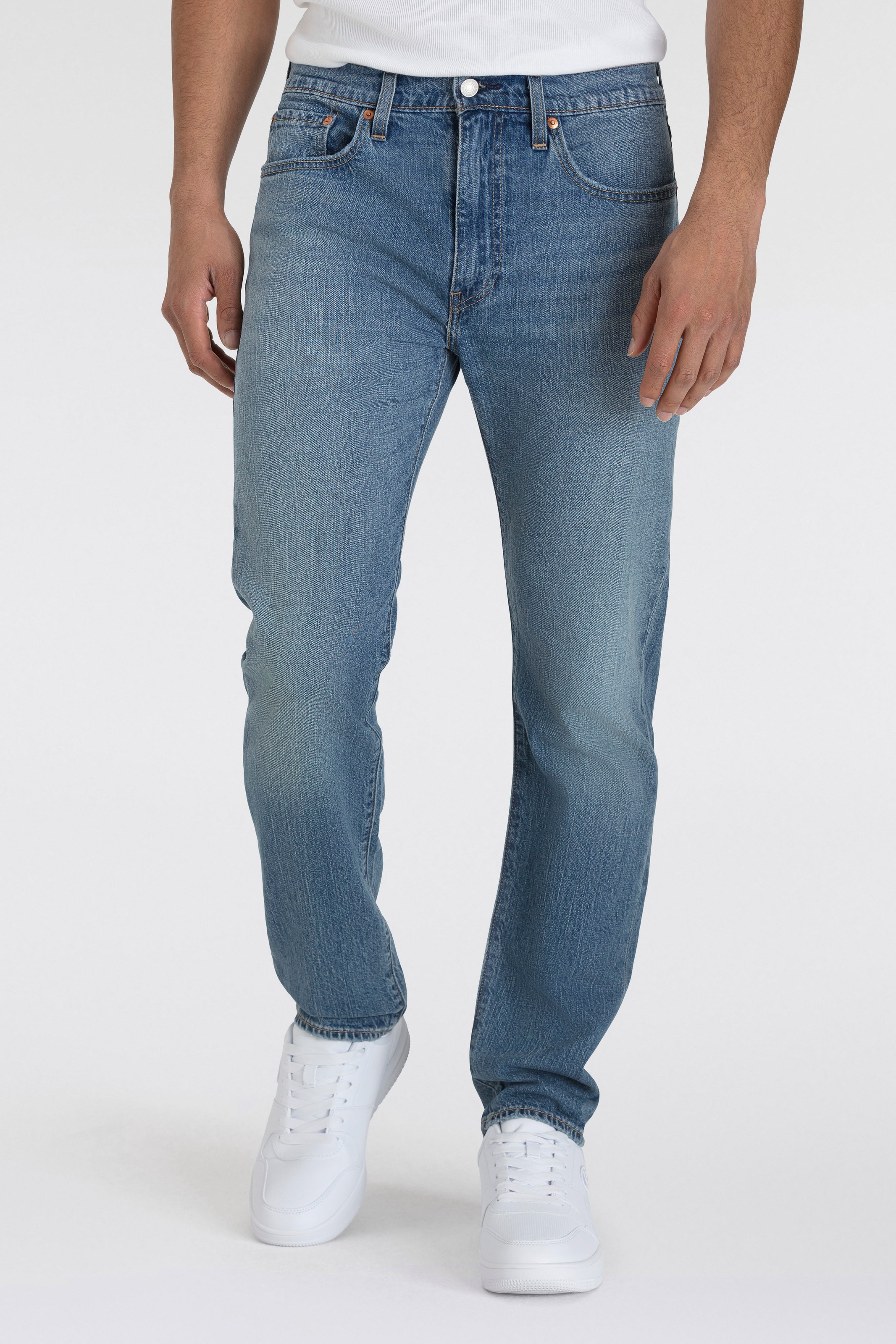 Levi's® Tapered-fit-Jeans »502 TAPER«, in elegantem, modernem Stil