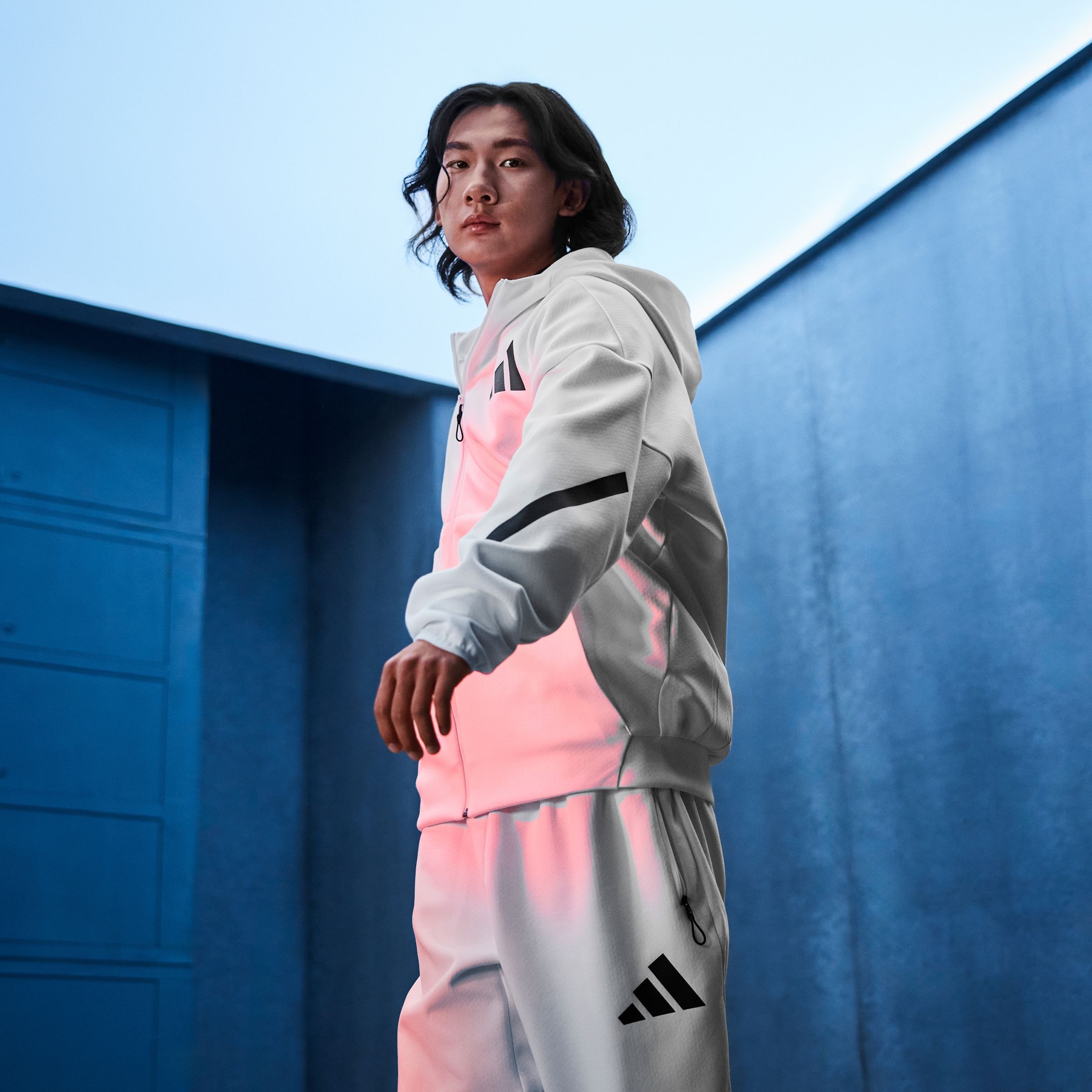 adidas Sportswear Kapuzensweatshirt »M Z.N.E. FZ«, für sportliche Aktivitäten, aus Polyester und Baumwolle
