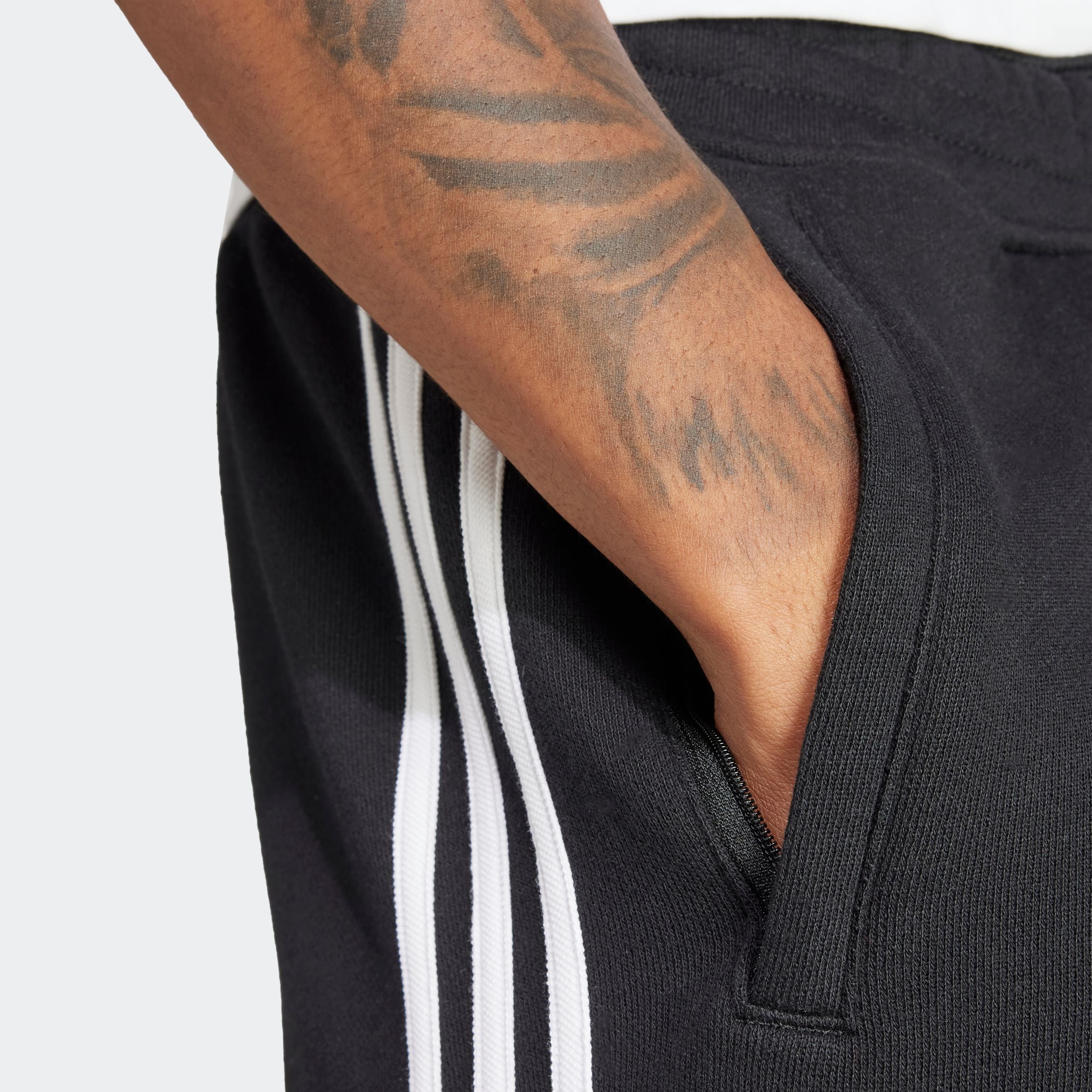 adidas Originals Shorts »3-STRIPE SHORT«  Drei Streifen Sweat Shorts aus weichem French-Terry Material