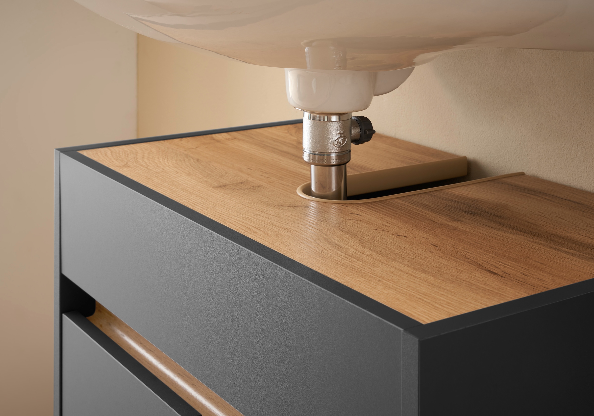 INOSIGN Waschbeckenunterschrank »CITY/GIRON, Waschtisch mit Griffmulde, Badschrank in zeitlosem Design«, in den Farben Weiß und Anthrazit verfügbar, viel Stauraum