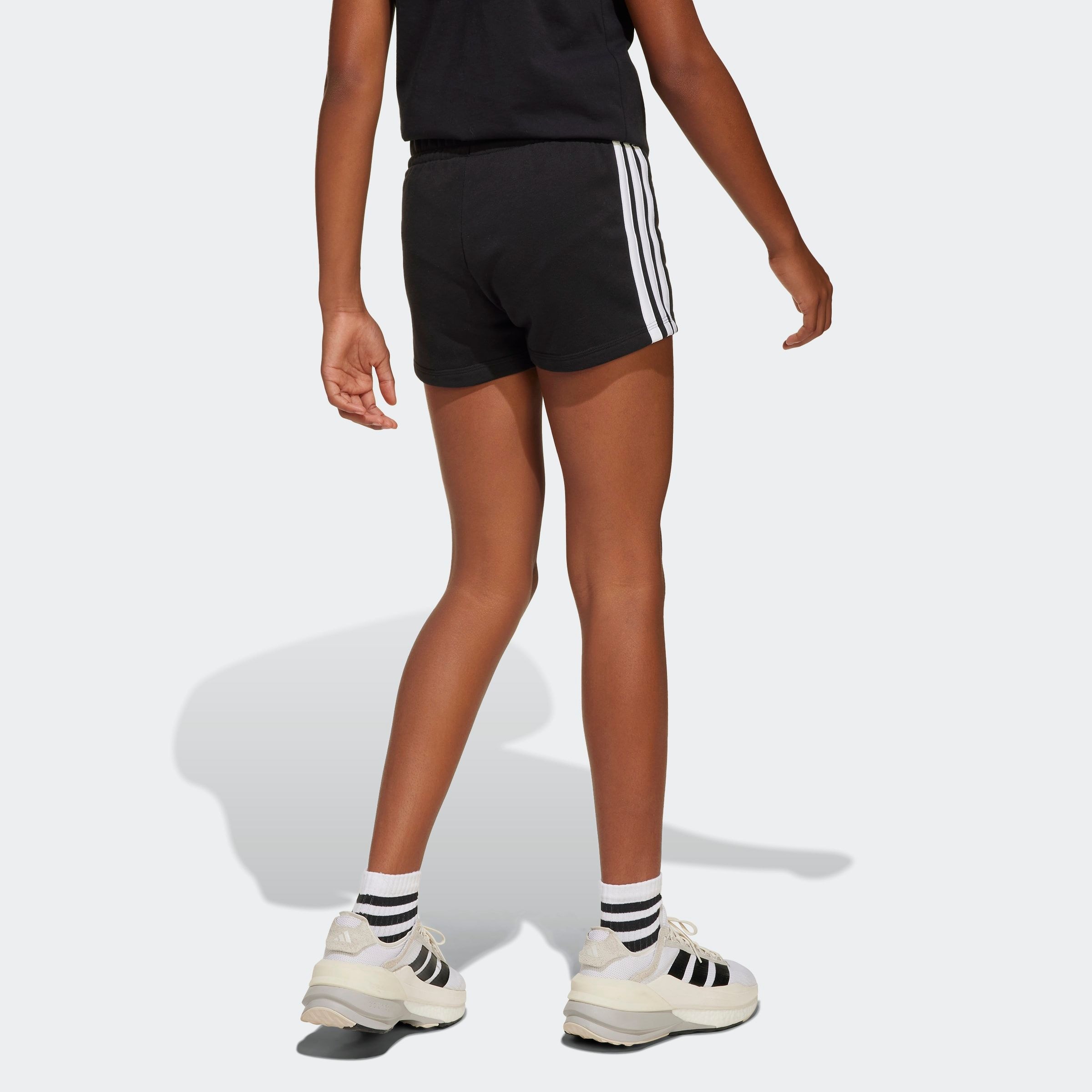 adidas Sportswear Shorts »ESSENTIALS KIDS«  für Kinder und Teens, sportlicher Look mit 3-Streifen