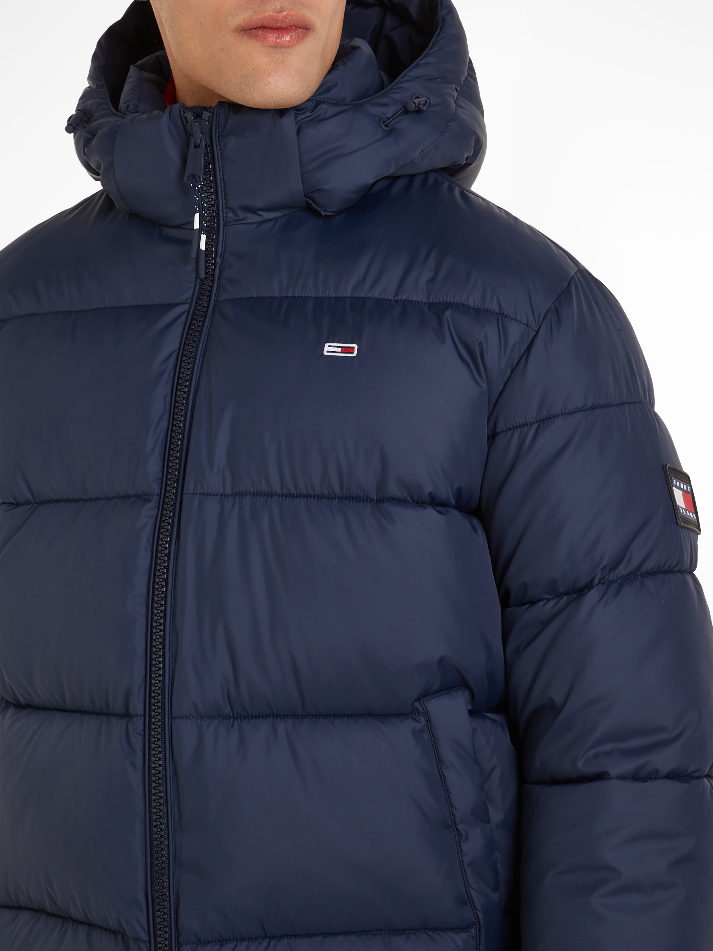 Tommy Jeans Steppjacke »TJM ESSENTIAL PUFFER JACKET«, mit Kapuze, mit Logoschriftzug in der Kapuze