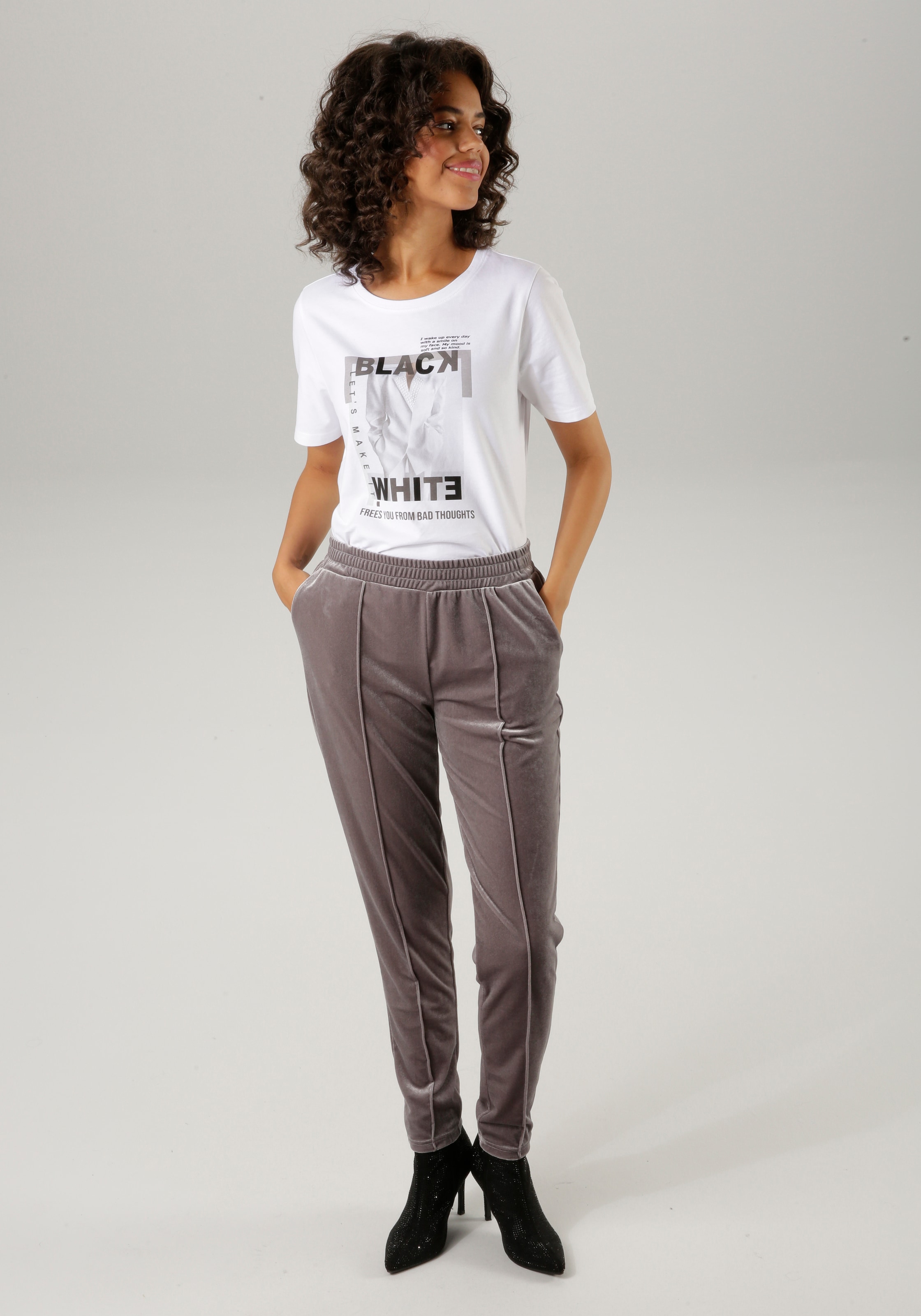 Aniston CASUAL Schlupfhose, aus edlem, glänzenden Samt