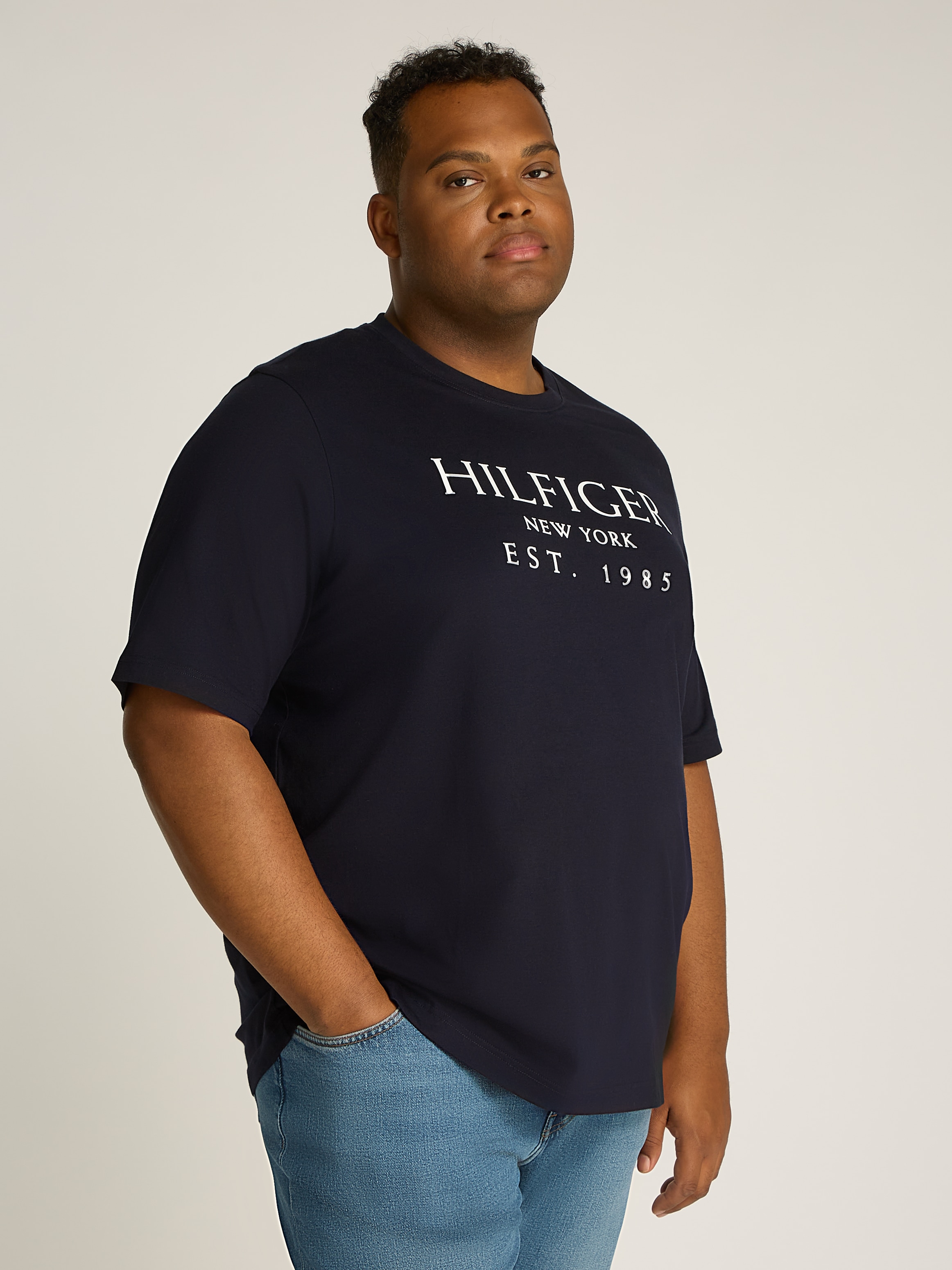 Rundhalsshirt »BT-BIG HILFIGER TEE-T«, in Großen Größen, mit Logoschriftzug, Rundhals