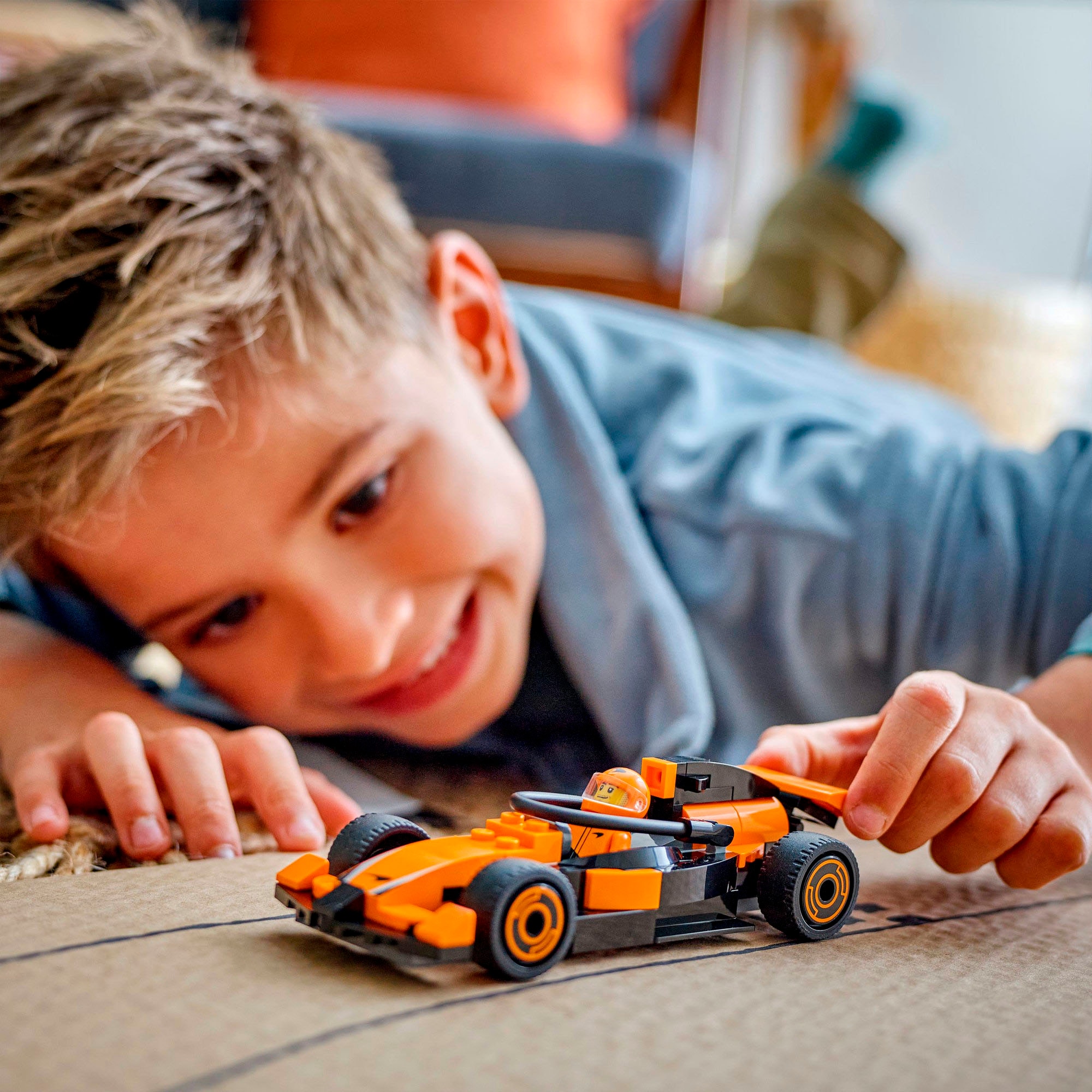 LEGO® Konstruktionsspielsteine »F1® Rennfahrer mit McLaren Rennauto (60442), LEGO City«, (86 St.), Made in Europe