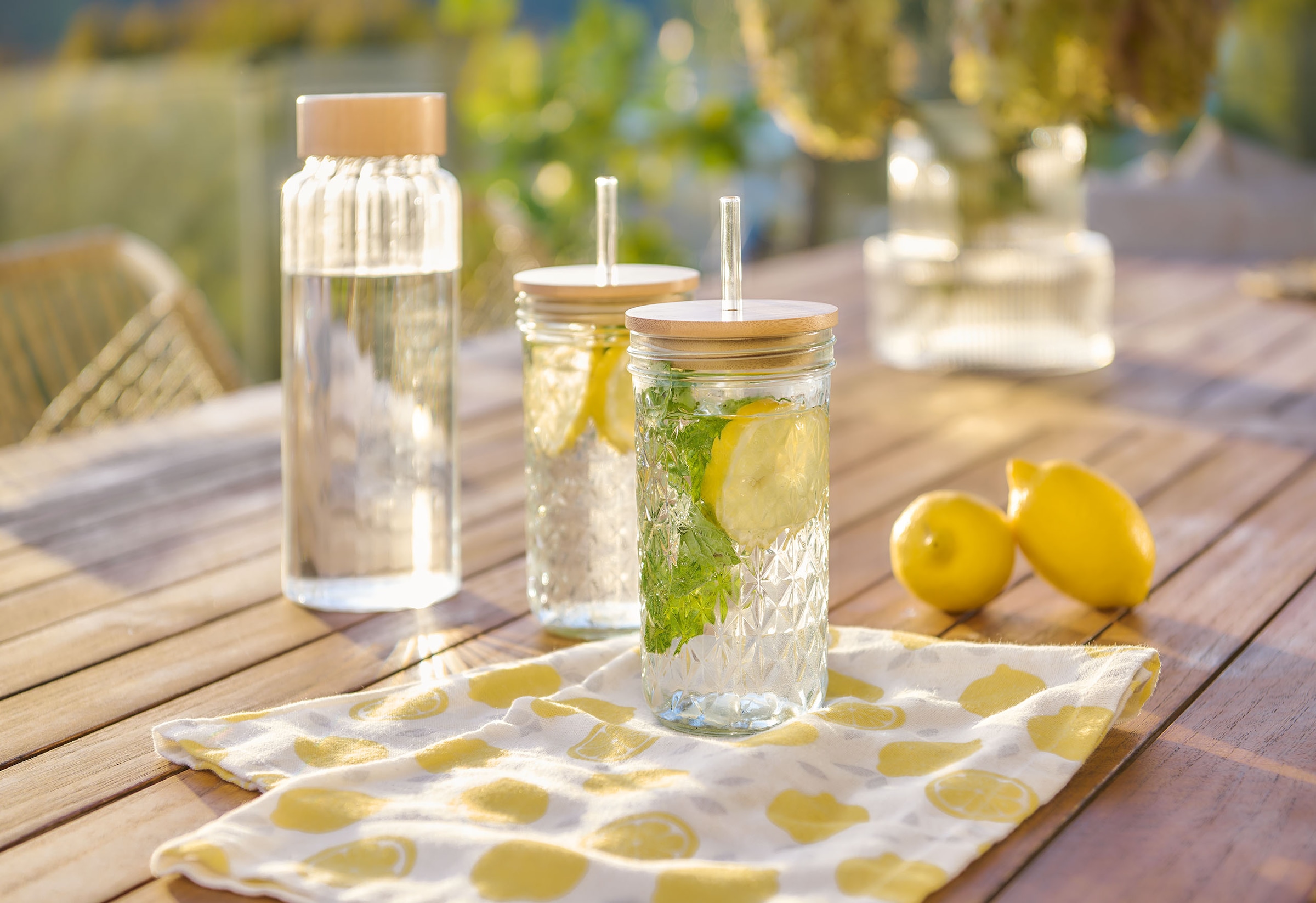 Zeller Present Gläser-Set, (Set, 4 tlg., 4 Gläser-4 Trinkhalme), inkl. Trinkhalm, 580 ml, 4-teilig