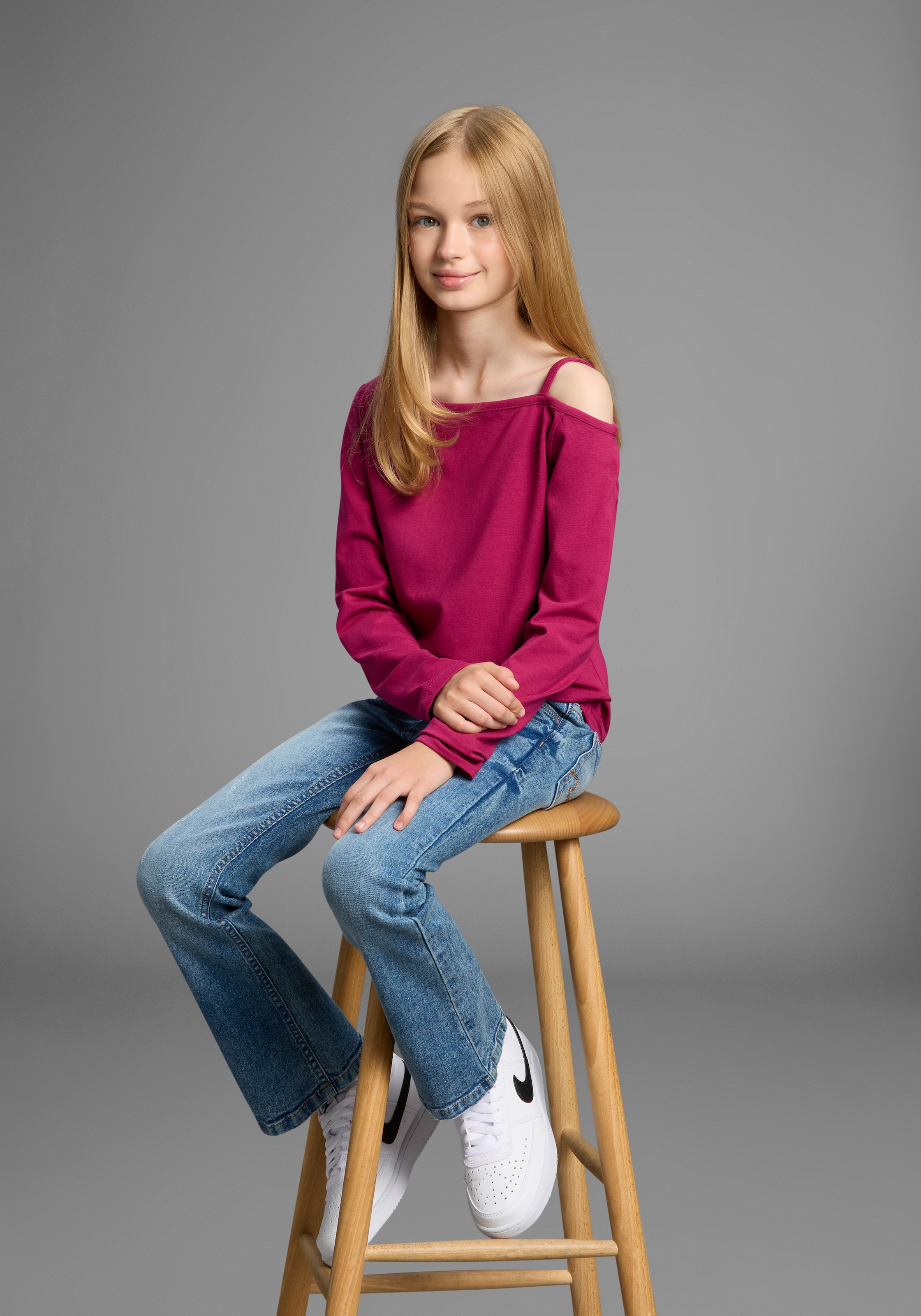 KIDSWORLD Langarmshirt »Off-Shoulder Shirt« Mit modischer Schulterlösung