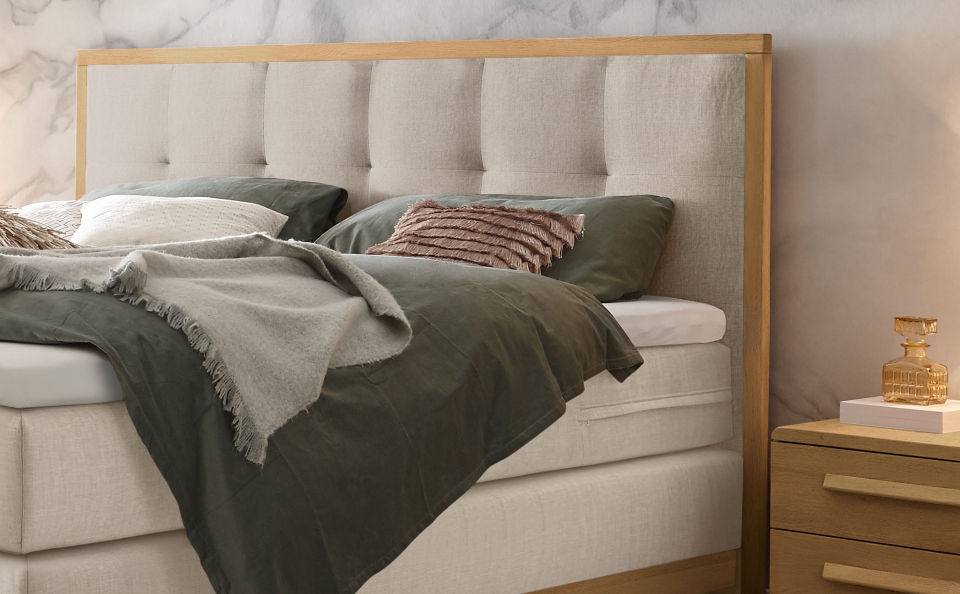 HASENA Boxspringbett Villa, Boxspringbett, edle Polsterteile, Sockel und Kopfteil aus heller Eiche