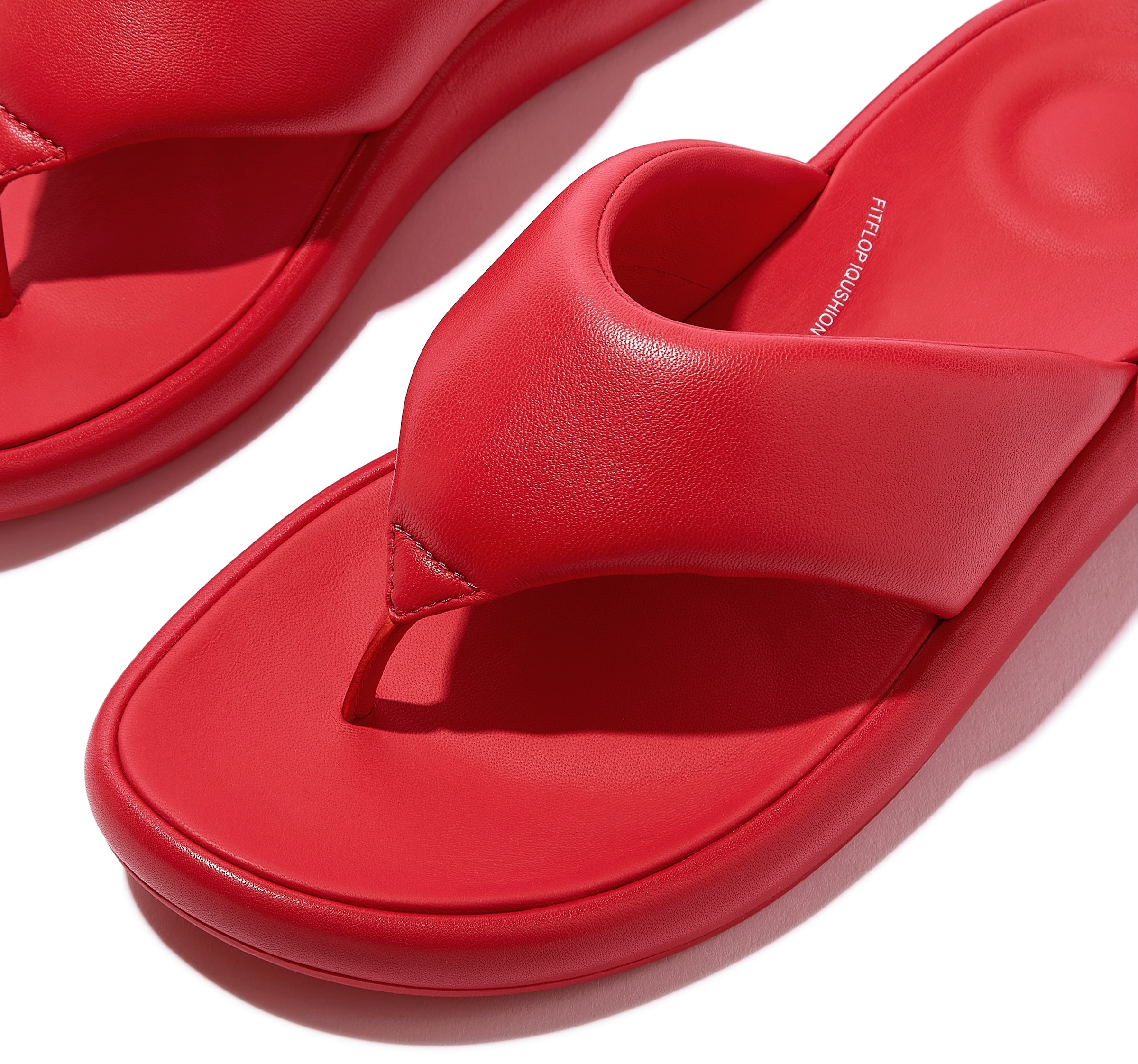 Fitflop Zehentrenner »iQUSHION D-LUXE«, Flats, Slides, Sandale mit weichem Zehensteg
