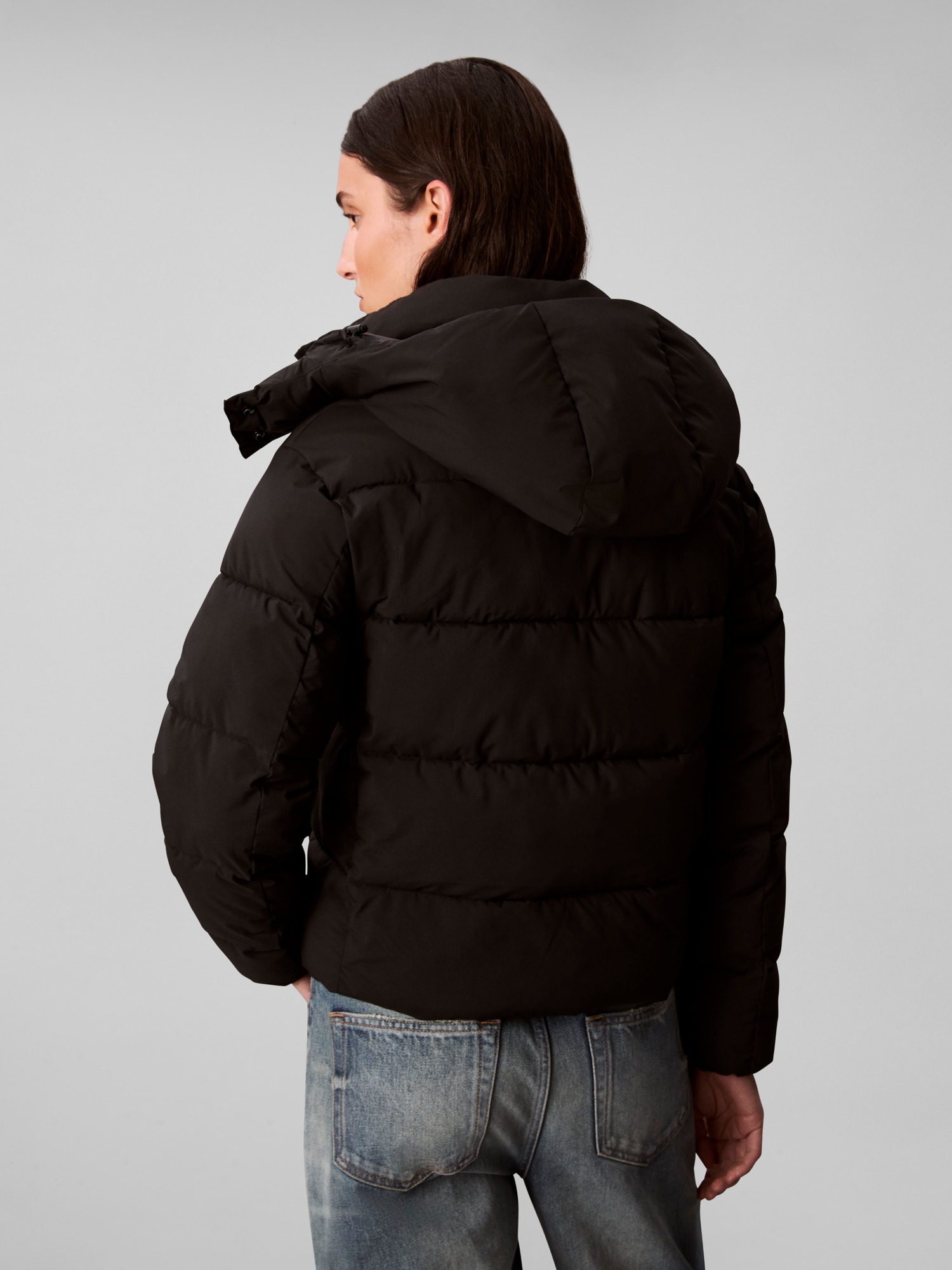 Calvin Klein Jeans Steppjacke mit Kapuze Stehkragen, in kurzer Form, abnehmbare Kapuze