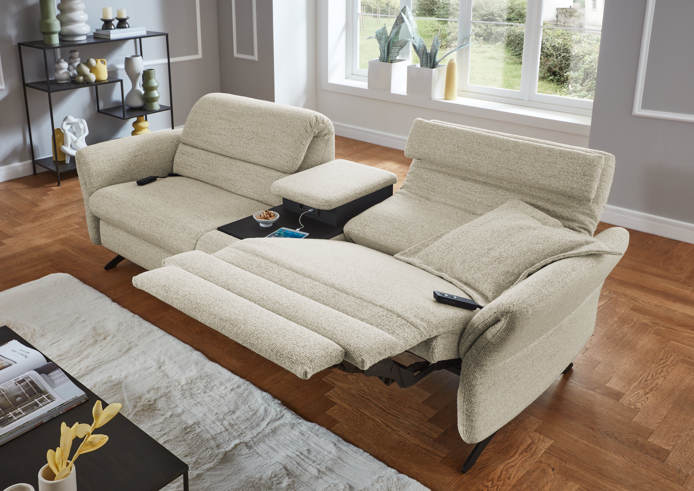 Home affaire 3-Sitzer »Bellaria, inklusive 2x Relaxfunktion motorisch mit Herz-Waage-Beschlag« Zwischenelement mit Tisch, Steckdose & USB-Ladestation