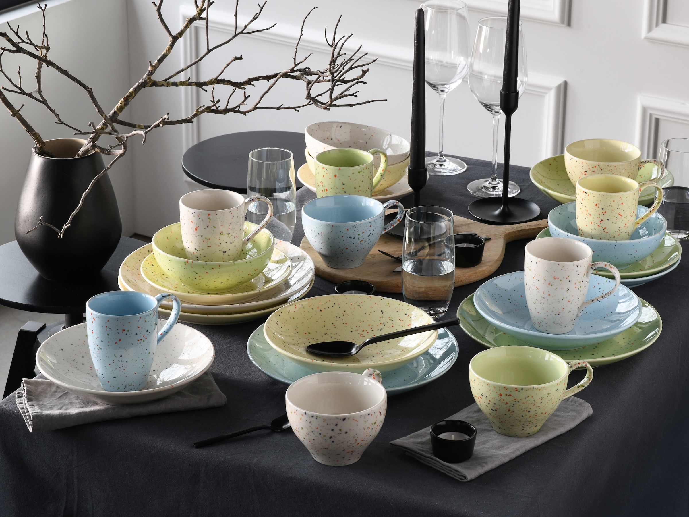 CreaTable Teller-Set »Confetti, Teller Set 12-tlg.« Unregelmäßige bunte Punkte, Gute Laune Geschirr, Frisch, Freundlich