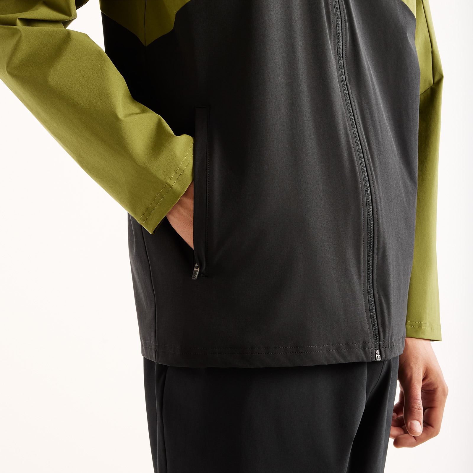 New Balance Trainingsjacke »UTILITY STRETCH WOVEN JACKET« Trainingsjacke für Fitness und sportliche Aktivitäten