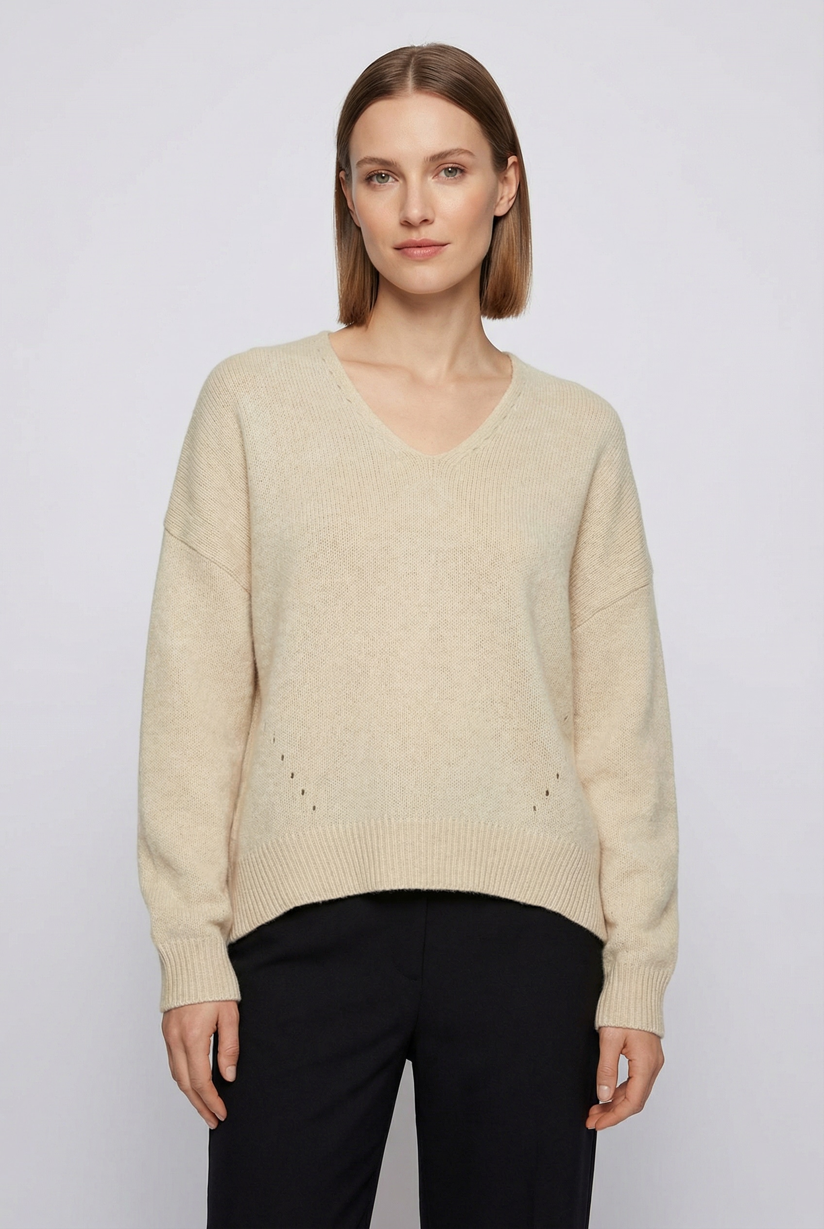 BOSS ORANGE Strickpullover »Fondyssa Premium Damenmode« im Relaxed Fit, V-Ausschnitt