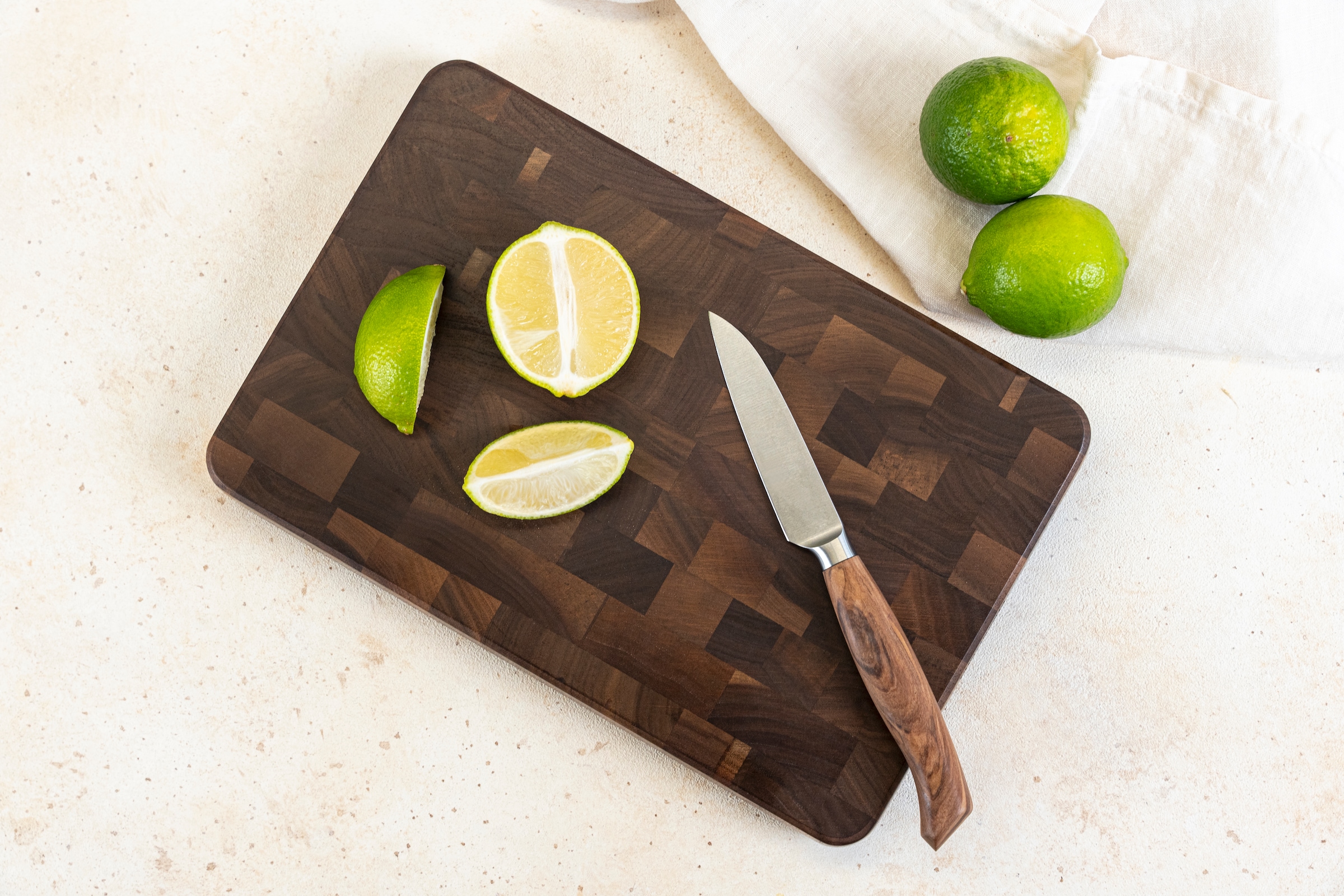 Continenta Schneidebrett »Walnuss, Stirnholz - mit hoher Materialstärke« mit Mosaik aus einzeln verleimten Holzwürfeln