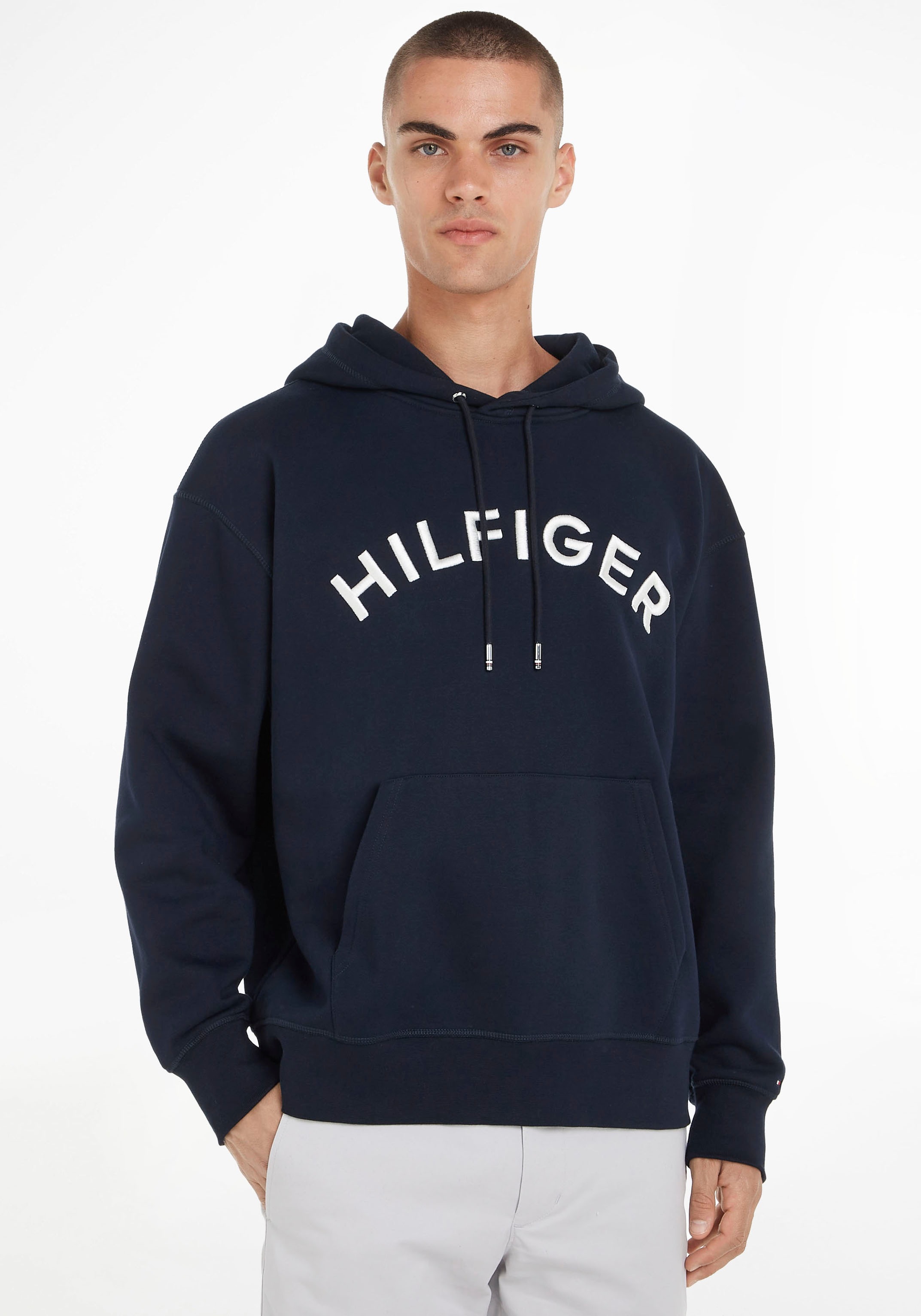Tommy Hilfiger Kapuzensweatshirt mit Hilfiger HOODY«, Logoprägung ♕ ARCHED Tommy »HILFIGER bei