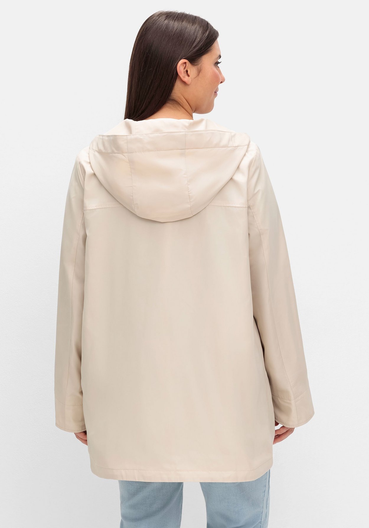 Sheego Outdoorjacke »Kapuzenjacke in leichter Qualität, mit Kontrastdetails«, mit Kapuze