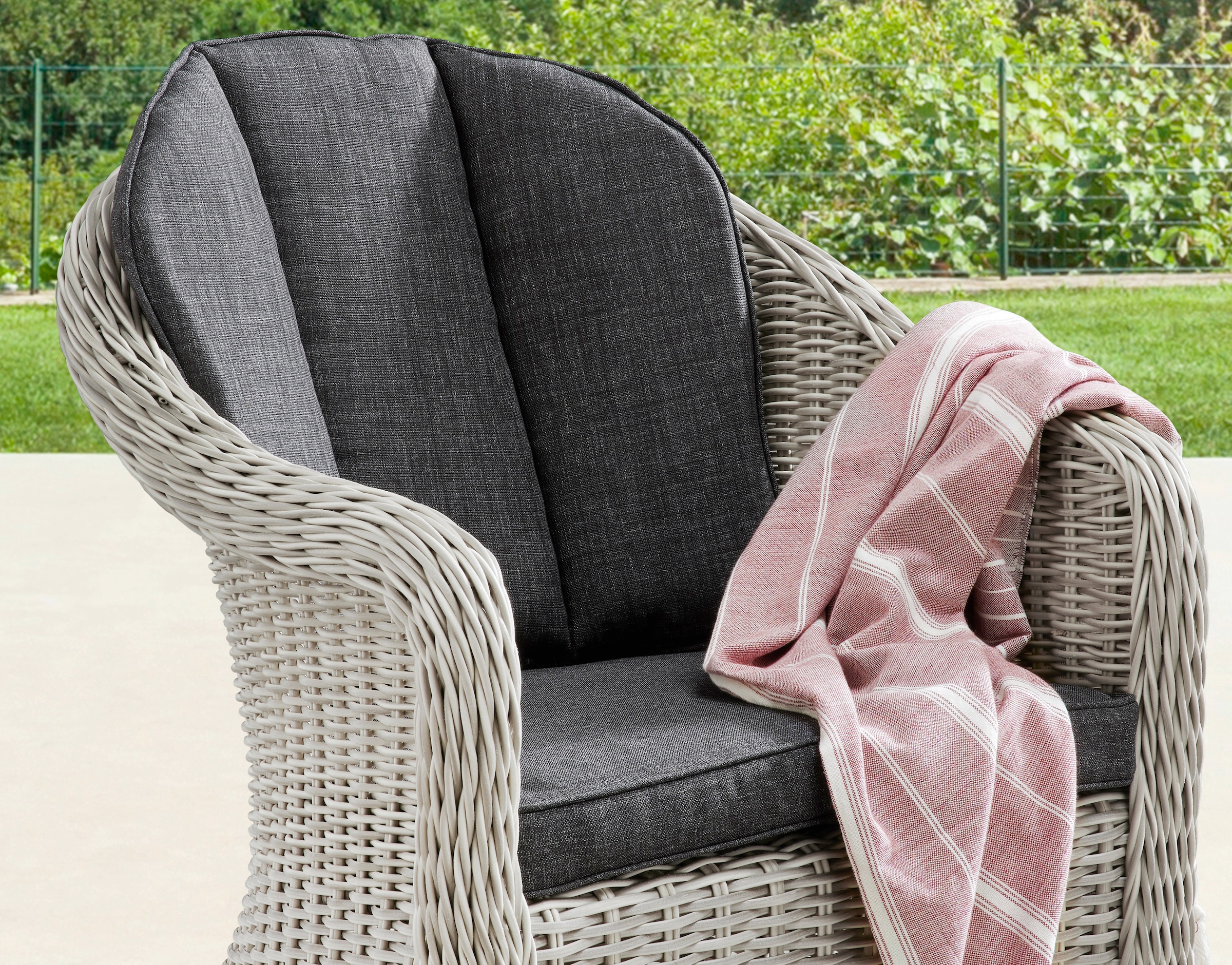 Destiny Garten-Essgruppe »MALAGA LUNA«, (13 tlg., 4x Sessel, 1x Tisch, inkl. Auflagen), Aluminium, Polyrattan