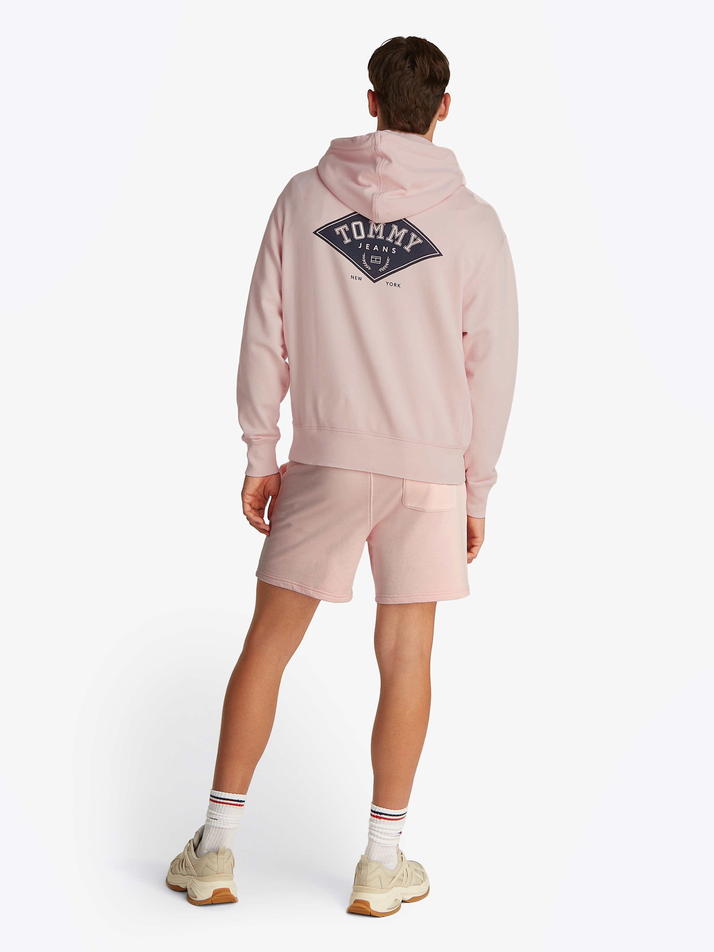 Tommy Jeans Kapuzensweatshirt »TJM RLX VARSITY GRAPHICS HOODIE«, mit großem Rückenprint