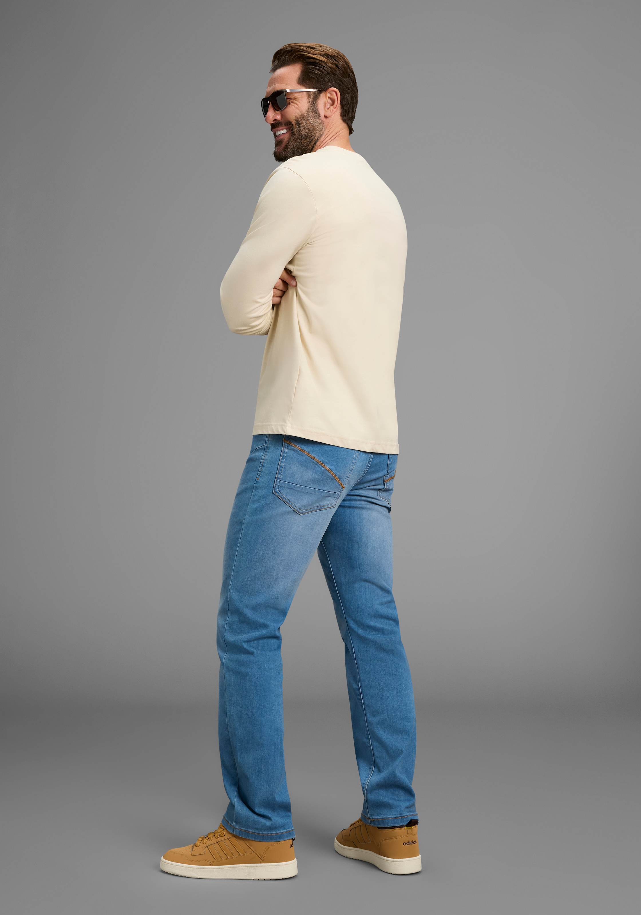 Arizona Straight-Jeans gerades Bein, mit Eingrifftaschen, Gesäßtaschen und Coinpocket