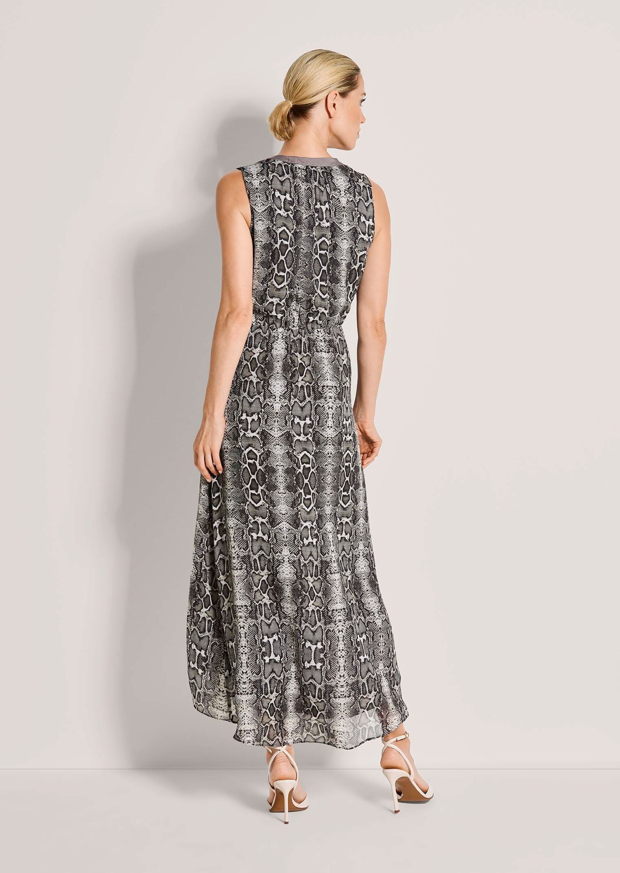 MADELEINE Midikleid »Chiffonkleid Sommerkleid mit Schlangenmuster« Kleid hinten länger als vorne