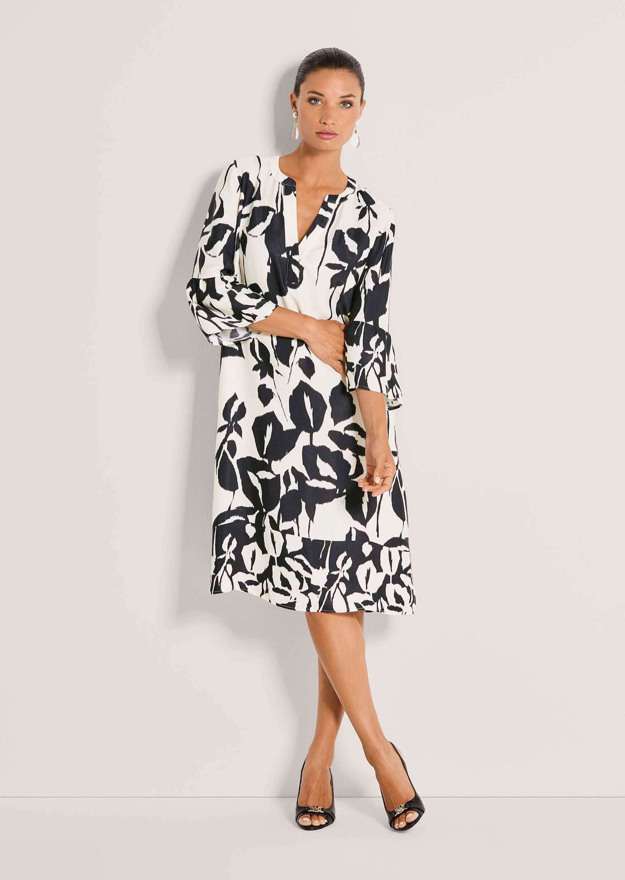 MADELEINE Sommerkleid »Sommerkleid Druckkleid mit floralem Muster« Ärmel mit Volantabschluss