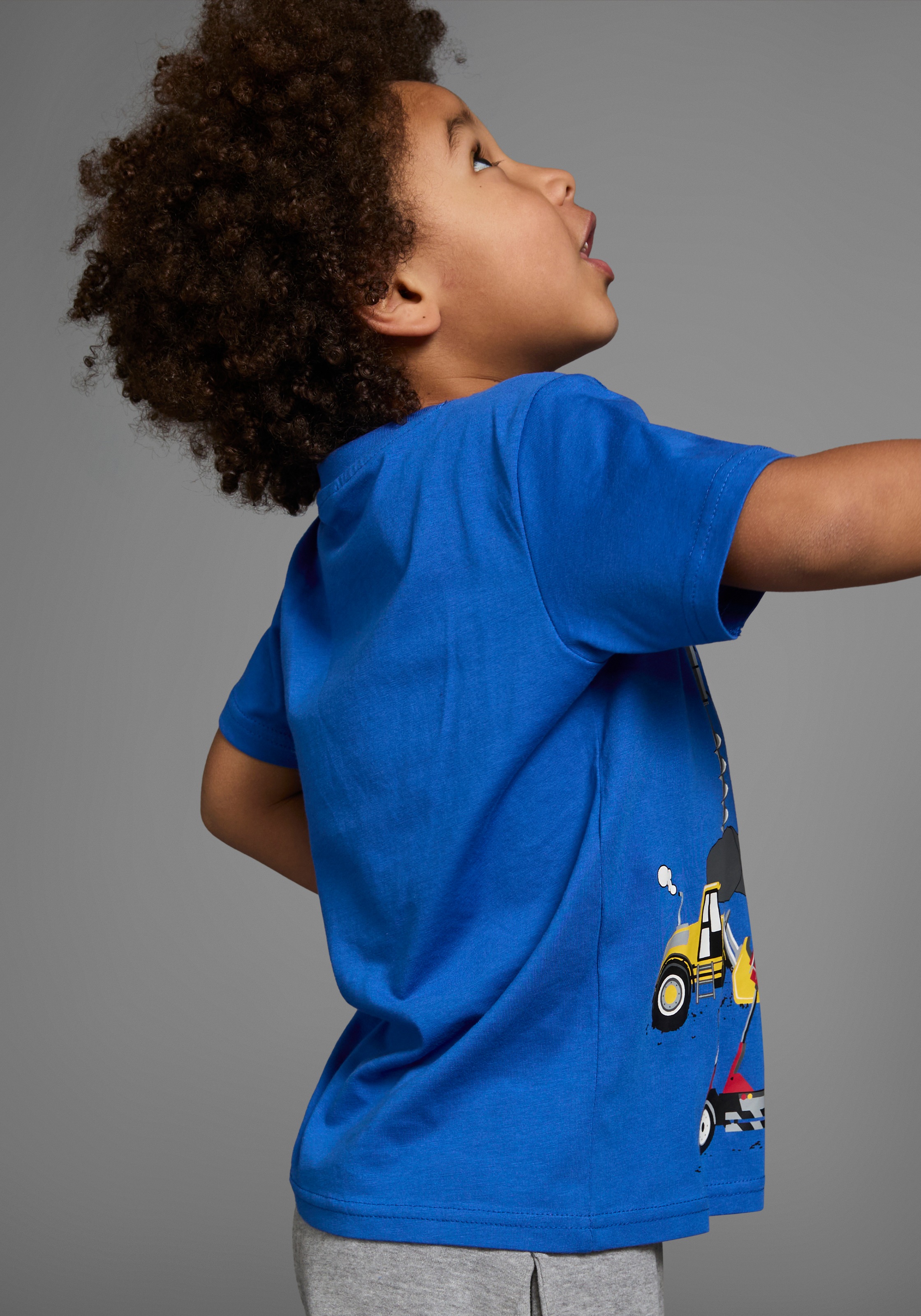 KIDSWORLD T-Shirt »mit coolen BAUMASCHINEN Print«, Kurzarm, Basic-Passform, bedruckt, Rundhalsausschnitt