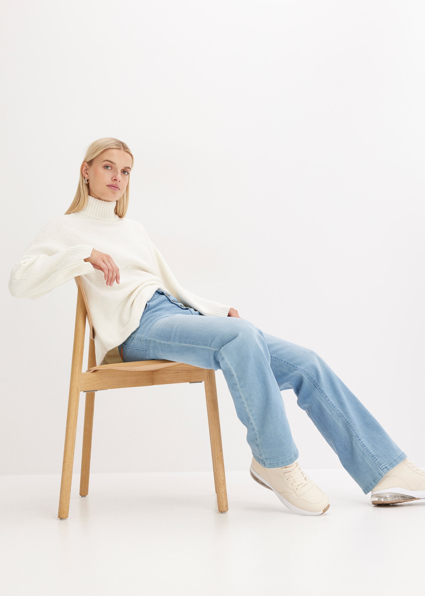 bonprix Straight-Jeans »Straight-Jeans High Waist, Stretch« Regular Fit, mit Elasthan-Anteil, mit 5-Knopf-Form