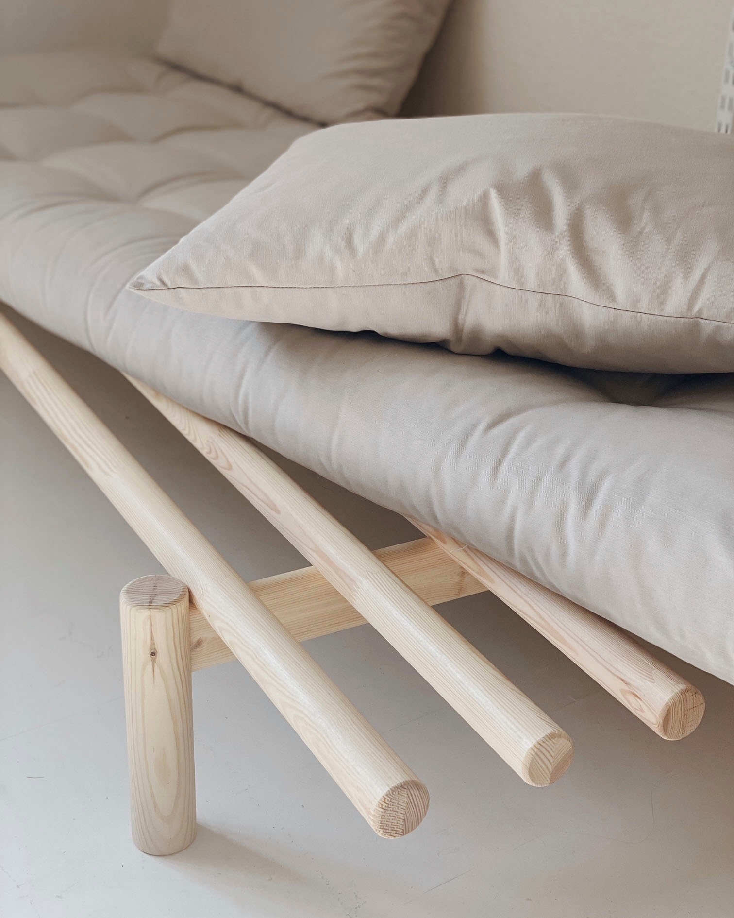 Karup Design Daybett »Pace« Set, 2 Stk. tlg. aus massiven Kiefernholz, inkl. Futonmatratze