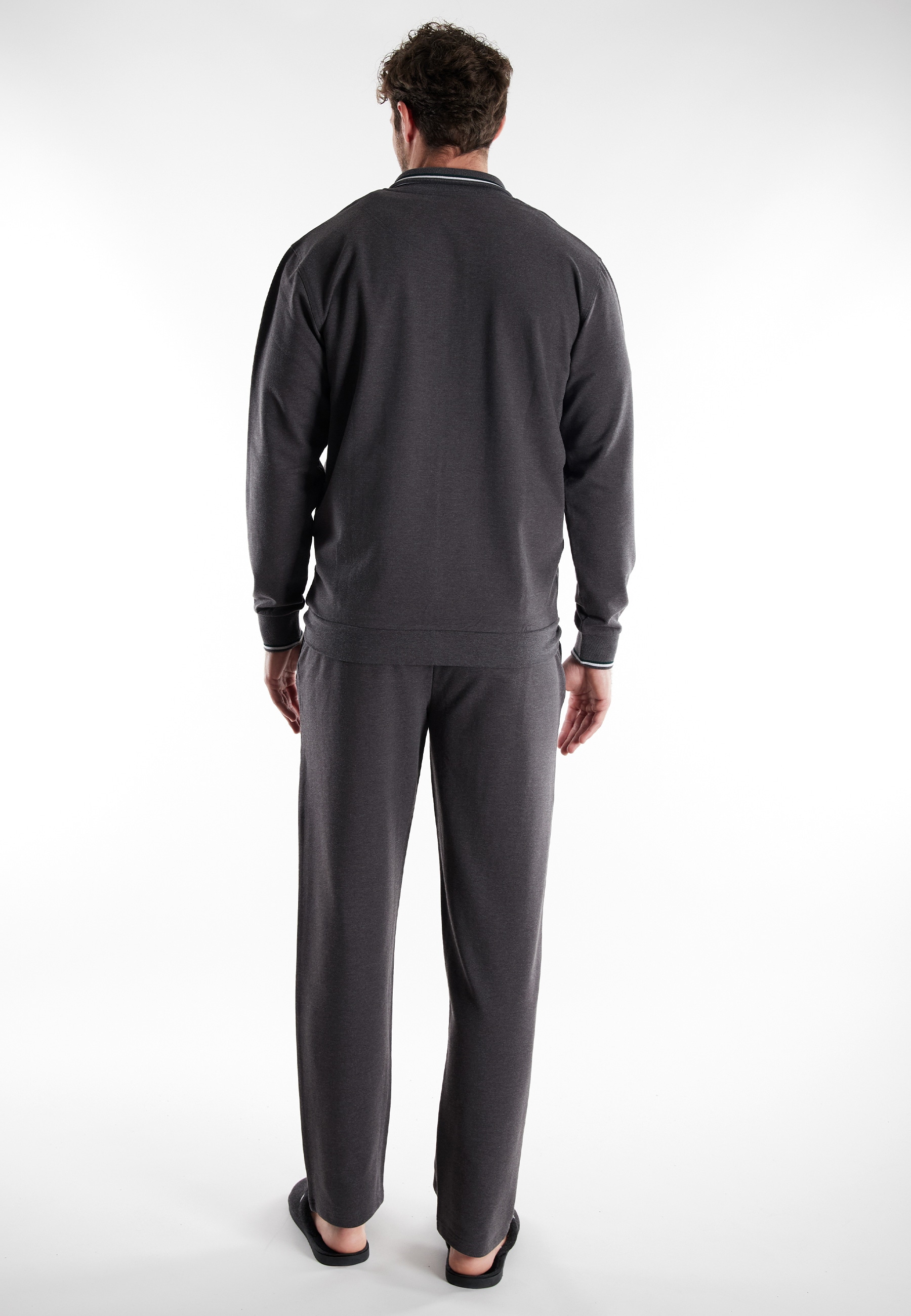 bugatti Loungeanzug »Bologna« 2 tlg. Langarm, lange Hose, mit Seitentaschen, mit Reißverschluss, bequem