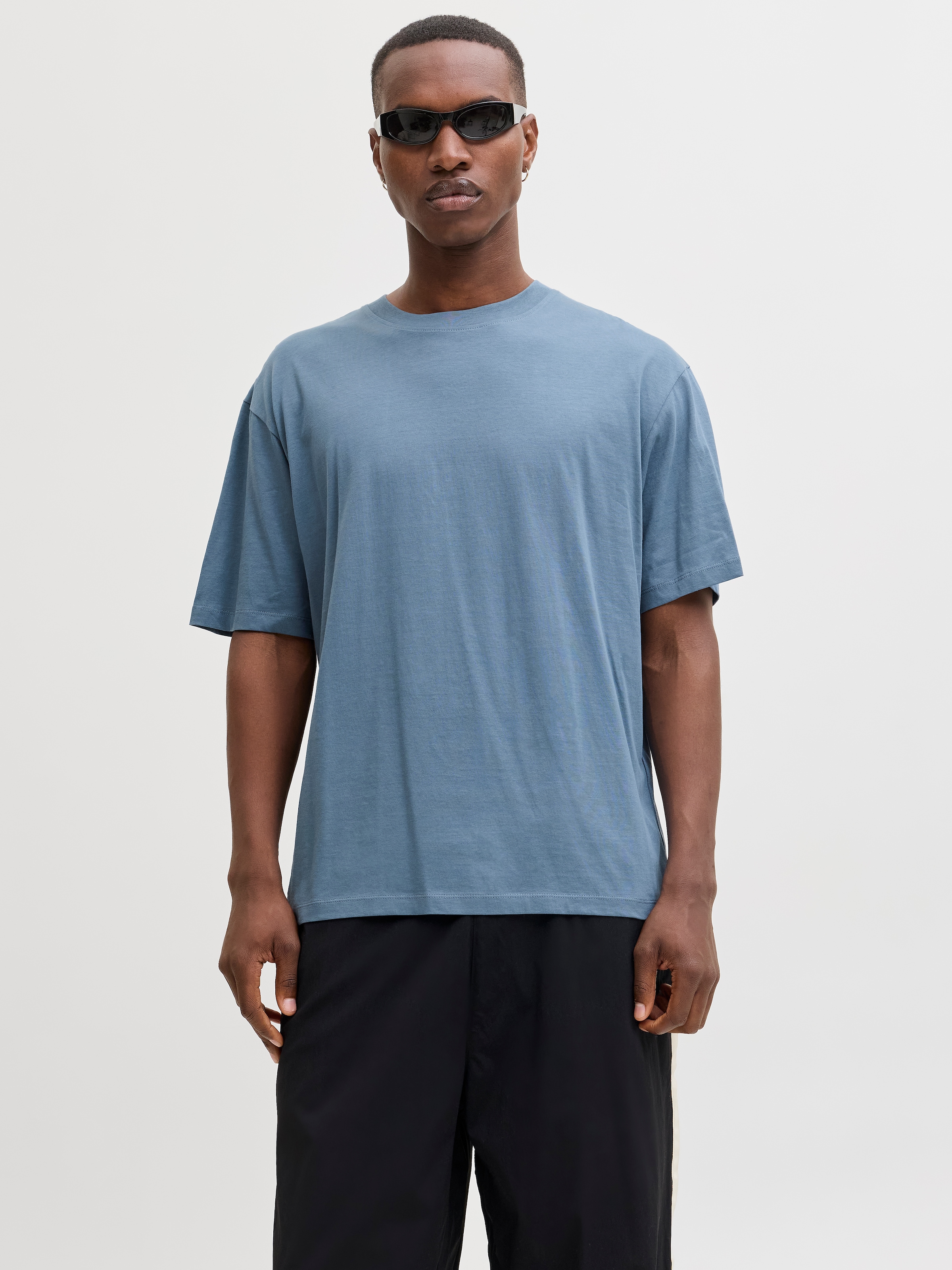 Jack & Jones Oversize-Shirt »JJEBRADLEY Oversize T-Shirt mit klassischem Rundhalsausschnitt« mit gekämmten Jersey