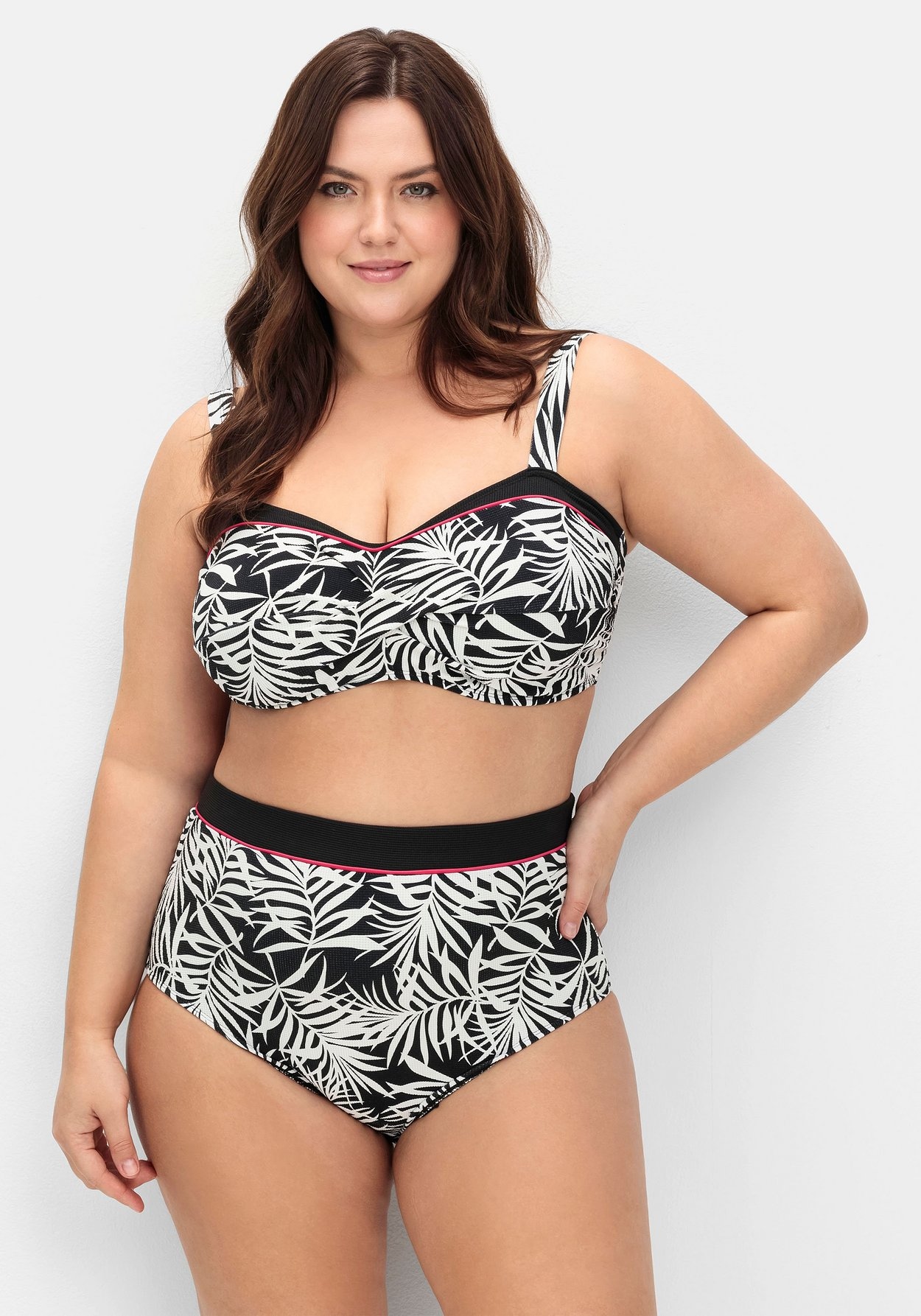 Sheego Badehose »Hohe Bikinihose mit Blätterprint und Shaping-Effekt«