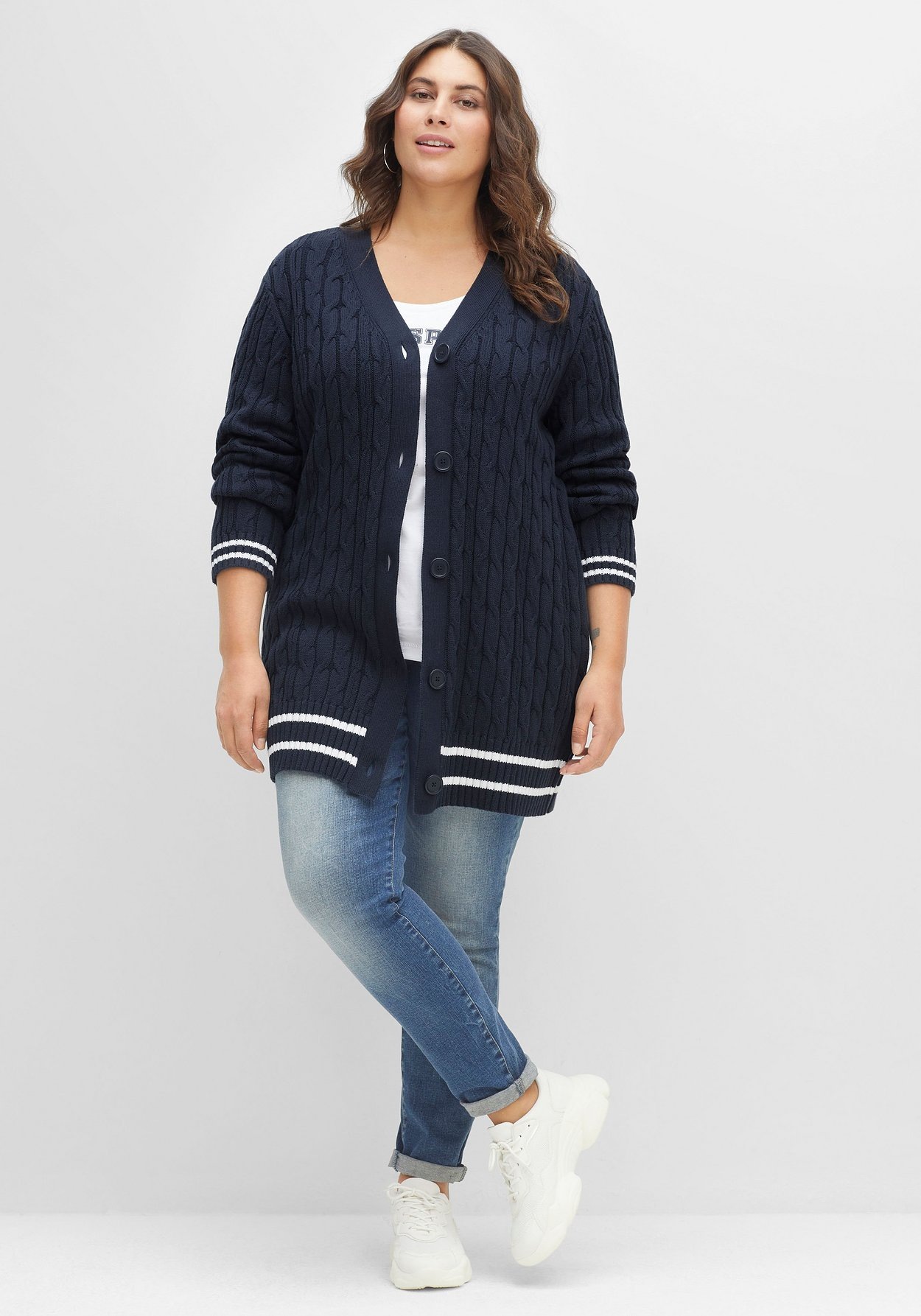 Sheego Cardigan »Longstrickjacke im Zopfmuster, mit Streifen-Bündchen«, im Zopfmuster, mit Streifen-Bündchen