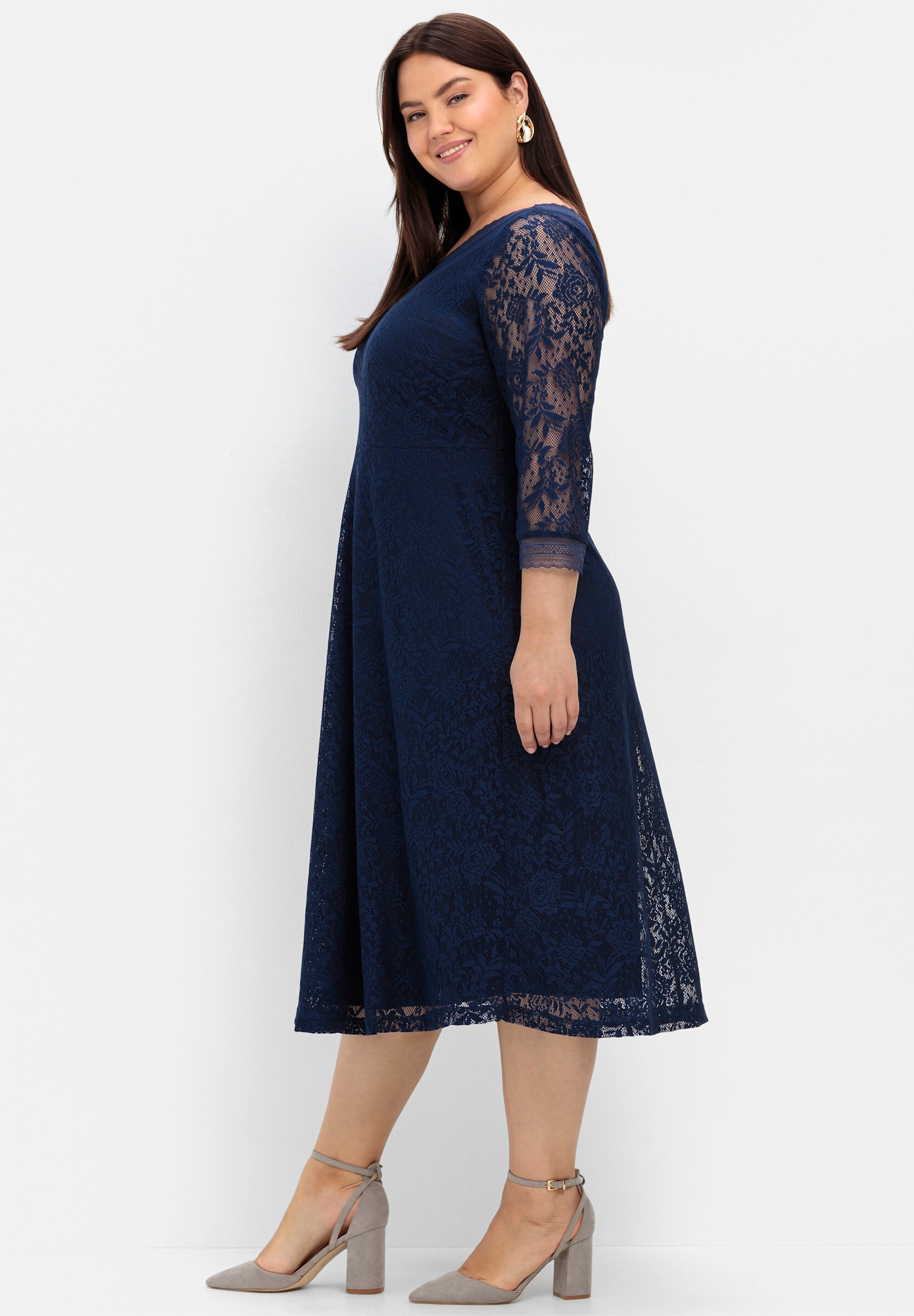 Sheego Jerseykleid »Abendkleid Abendkleid aus floraler Spitze« Ohne Taschen aus elastischer und bequemer Qualität