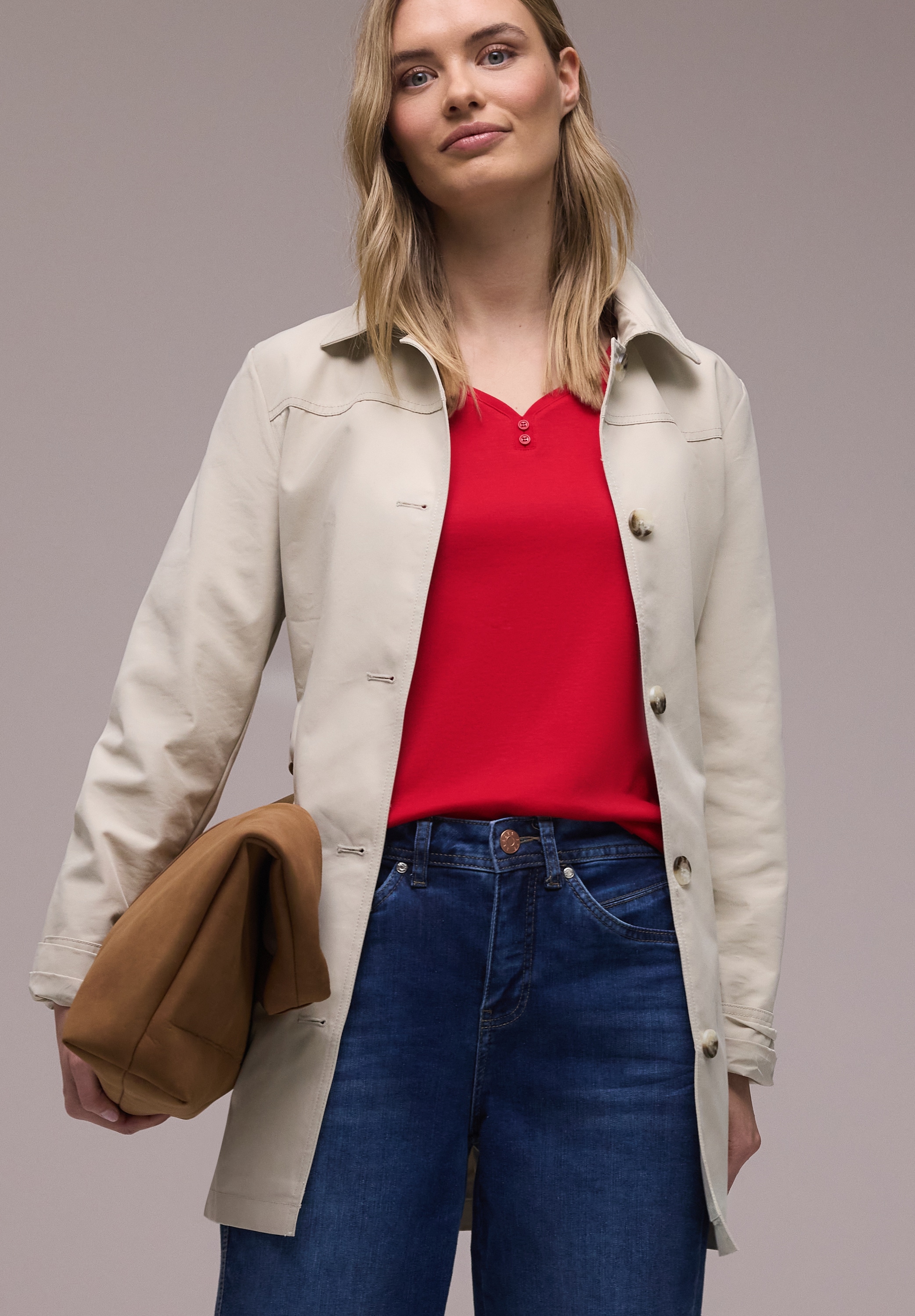 STREET ONE Shirttop mit gerundetem V-Ausschnitt und Knopf-Detail