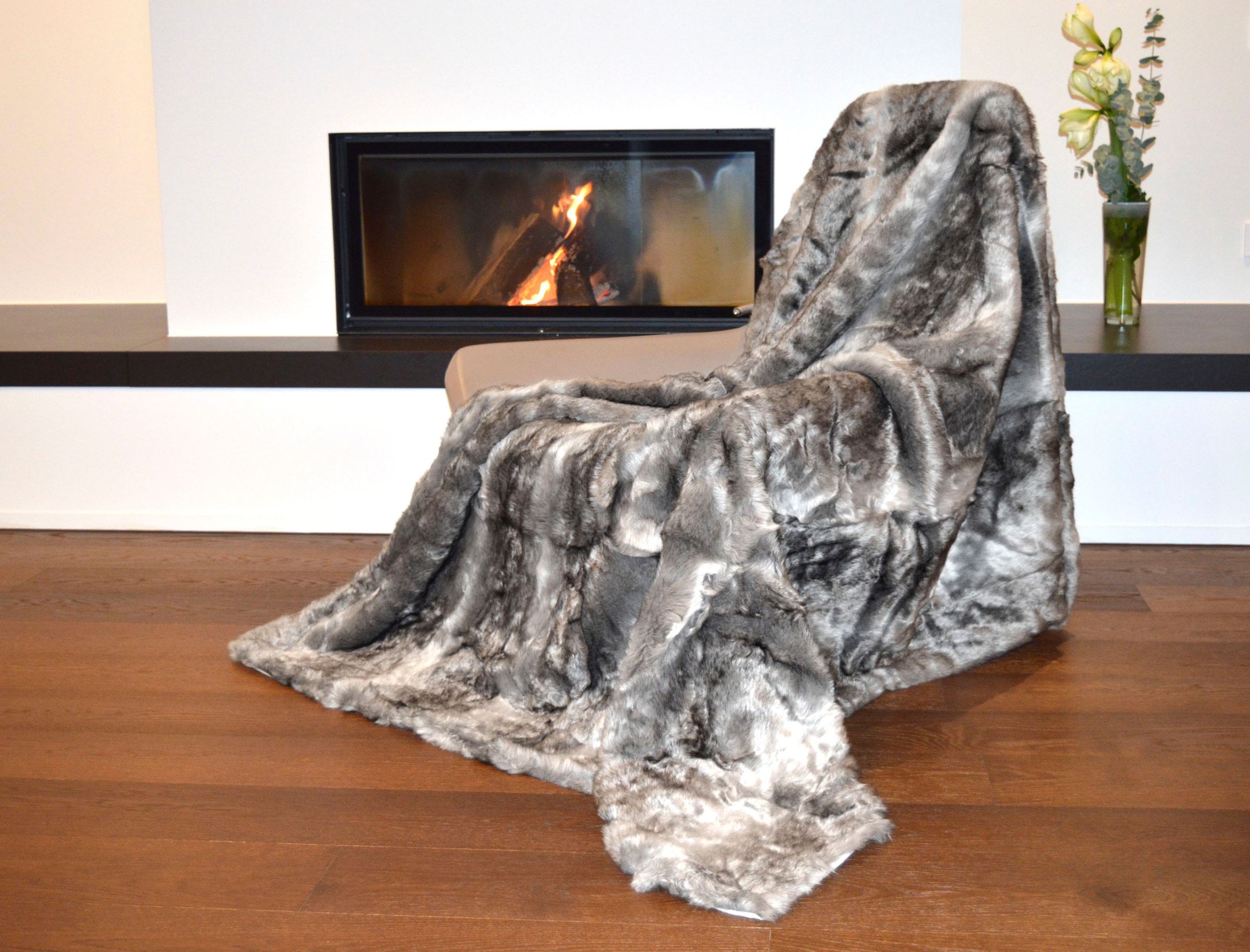 MESANA Wohndecke "Wolf" aus hochwertigem Fellimitat, Kuscheldecke, 150x200 cm