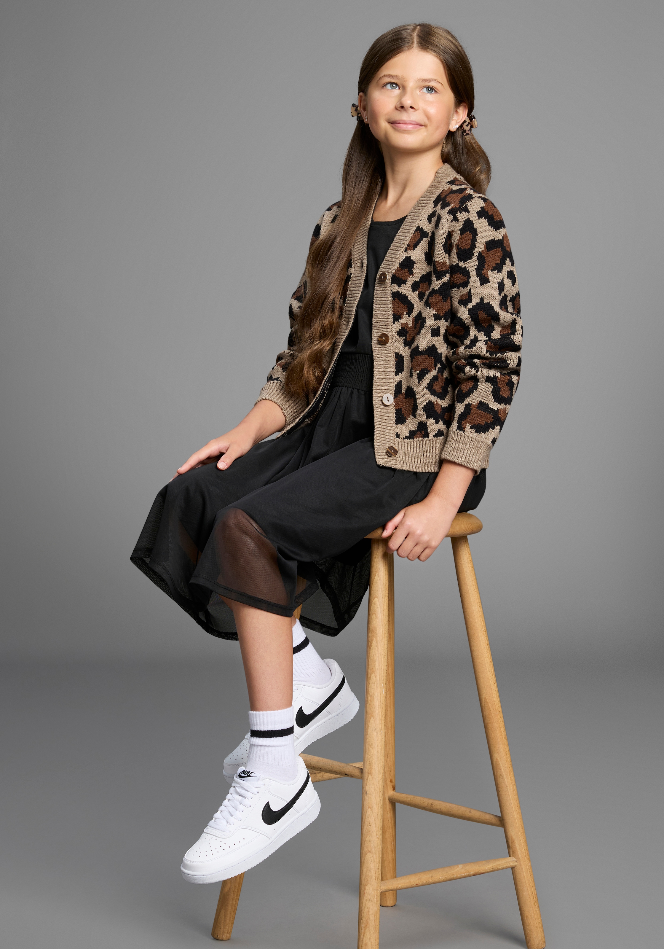 KIDSWORLD Strickjacke »Strickjacke mit Leo-Muster« Strickjacke in Leo-Optik