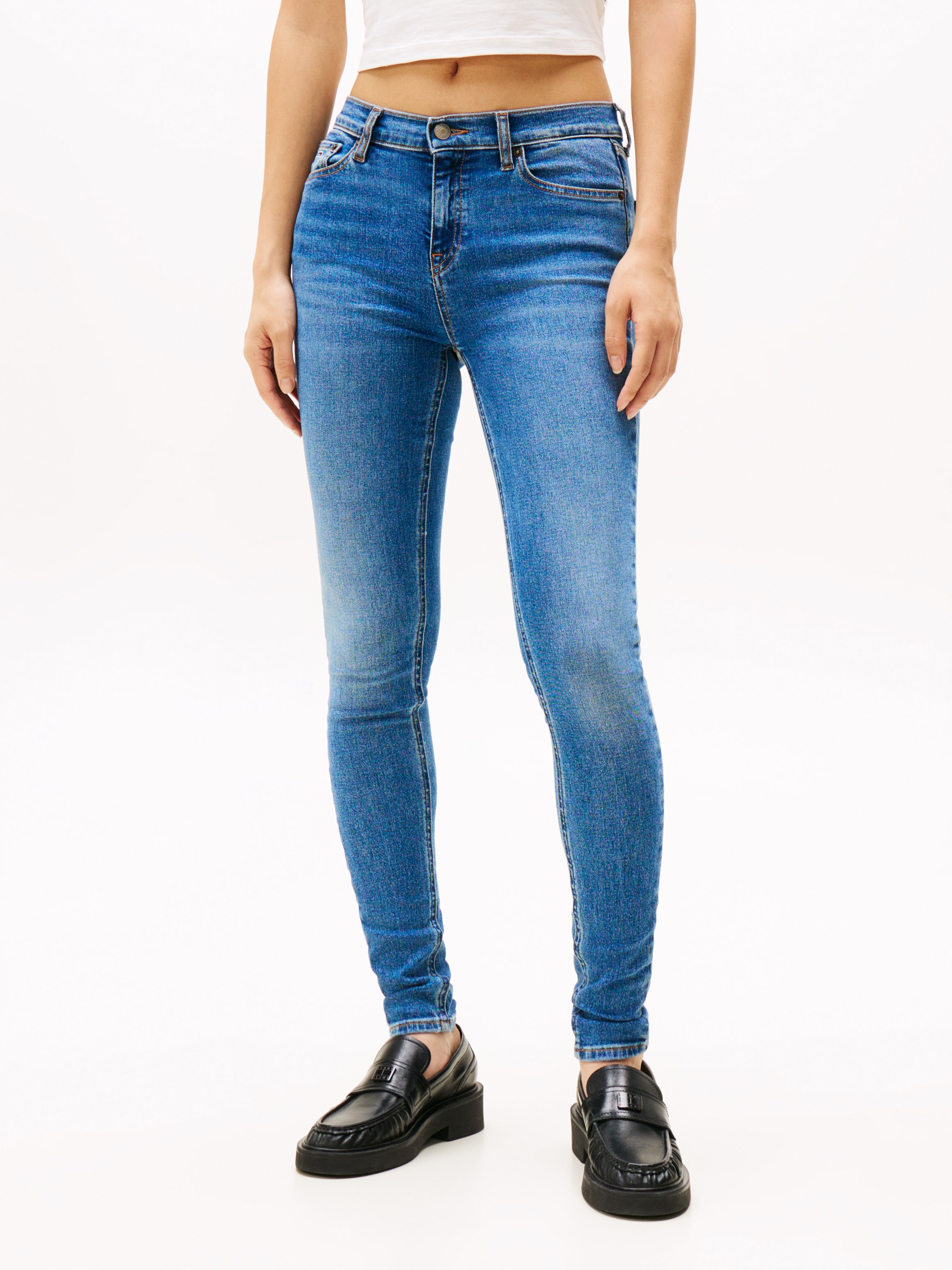 Tommy Jeans Skinny-fit-Jeans »NORA MR SKNY«, mit Waschung, mit Logo-Badge