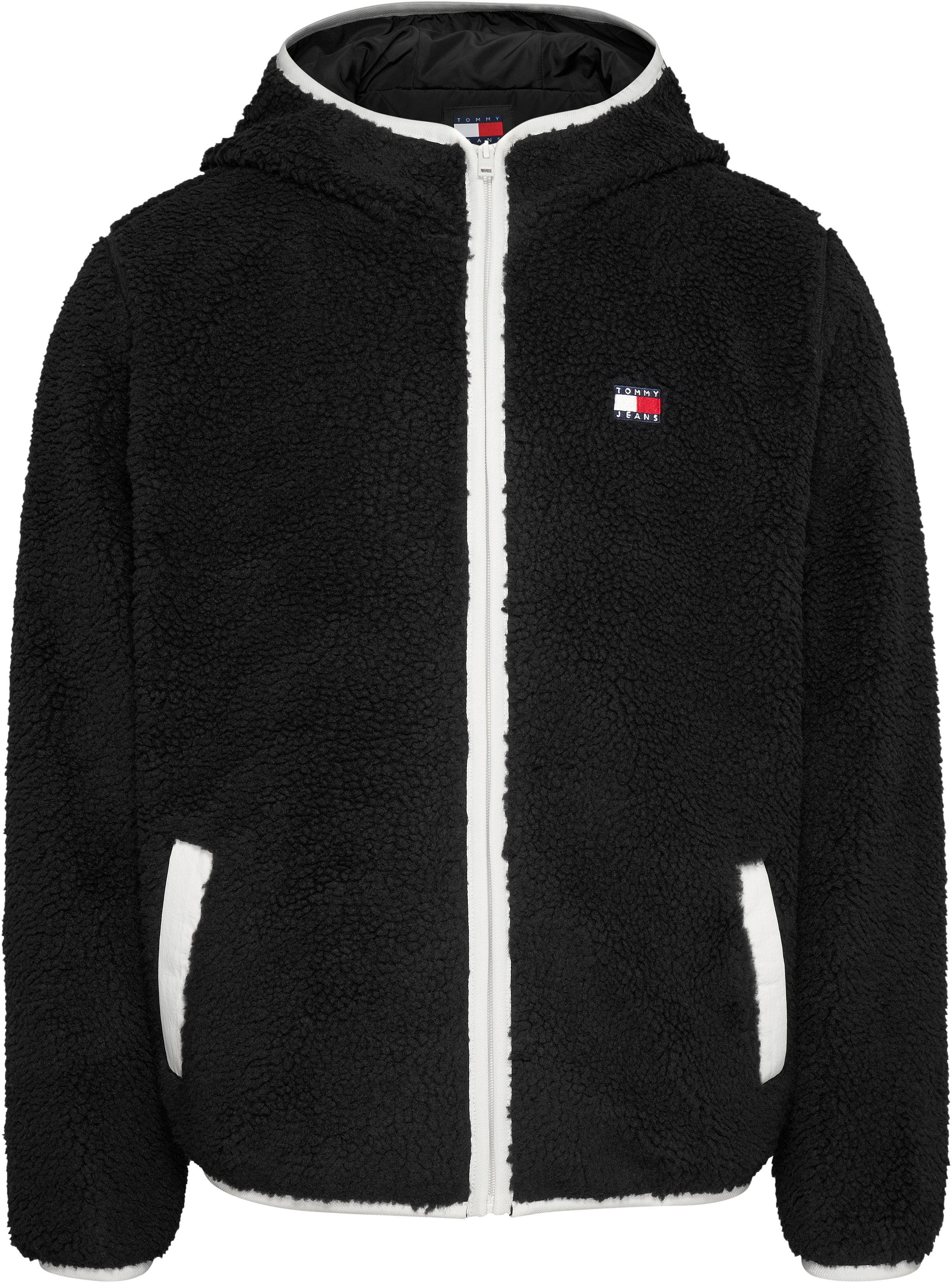 Tommy Jeans Plüschjacke »TJM REG BADGE TEDDY ZIP TRU EXT«, mit Kapuze, mit Logopatch, leicht überschnittene Schultern