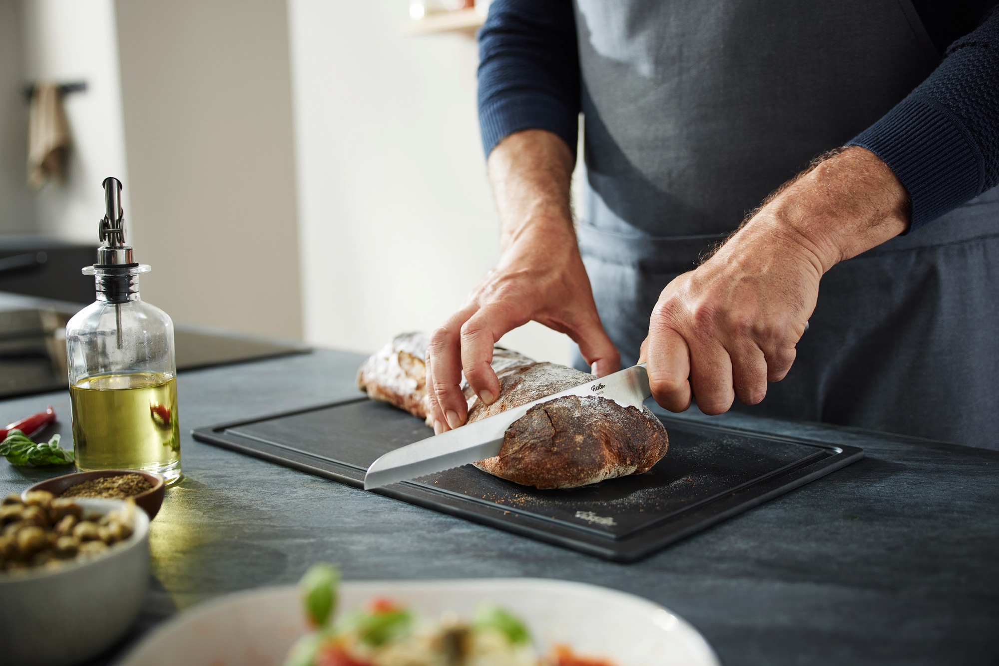 Fissler Brotmesser »Essential« stabile Klinge, Halbkropf, großer Wellenschliff
