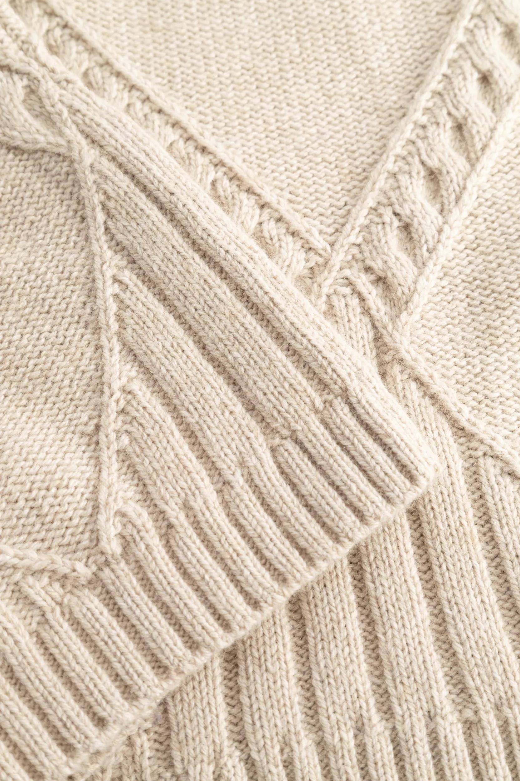 JOOP! Stehkragenpullover »Konfia« Rautenmuster mit integrierten Zopfstrickdetails, breite Rippbündchen