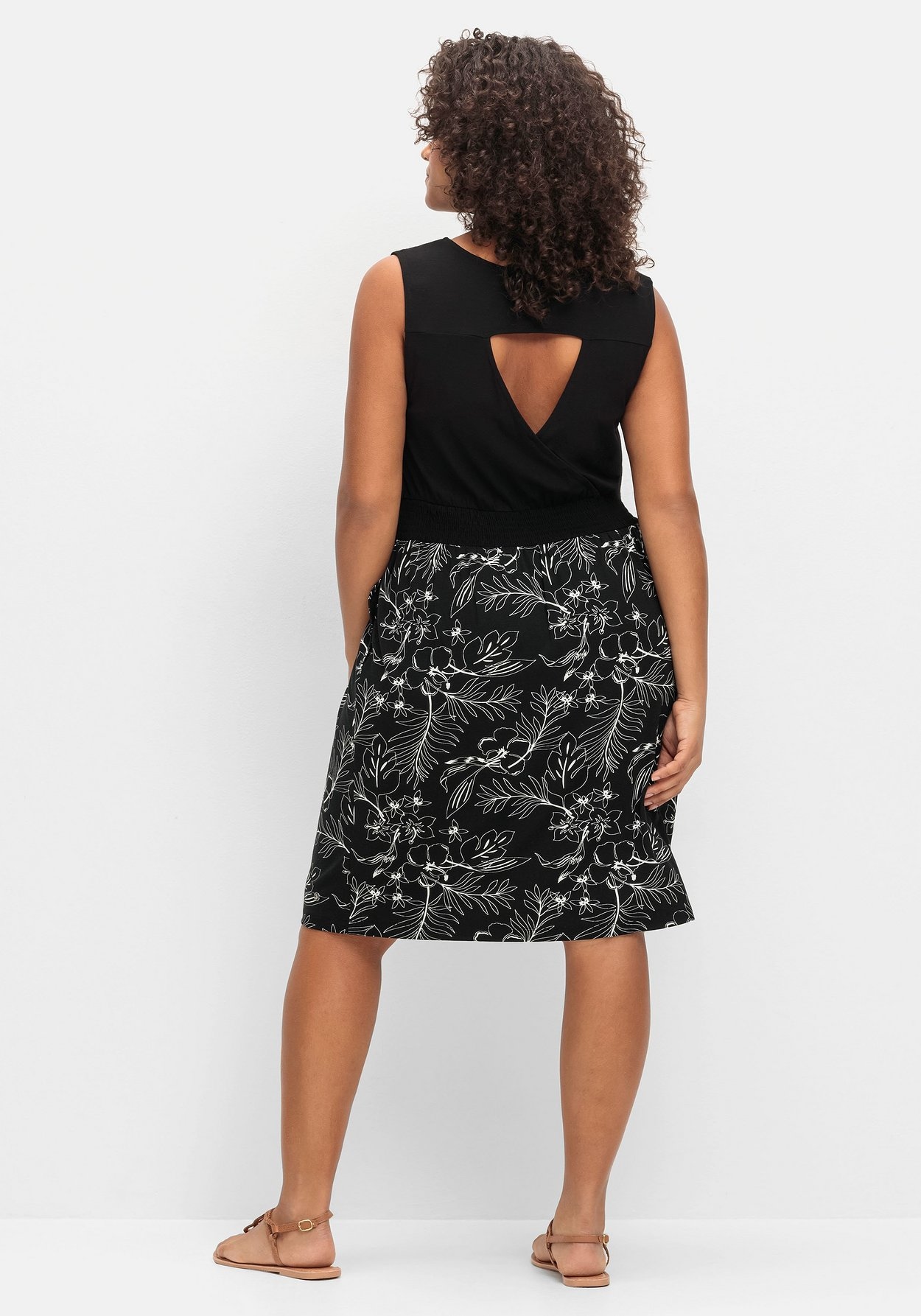 Sheego Jerseykleid »Jerseykleid in Wickeloptik, mit Cut-out hinten«