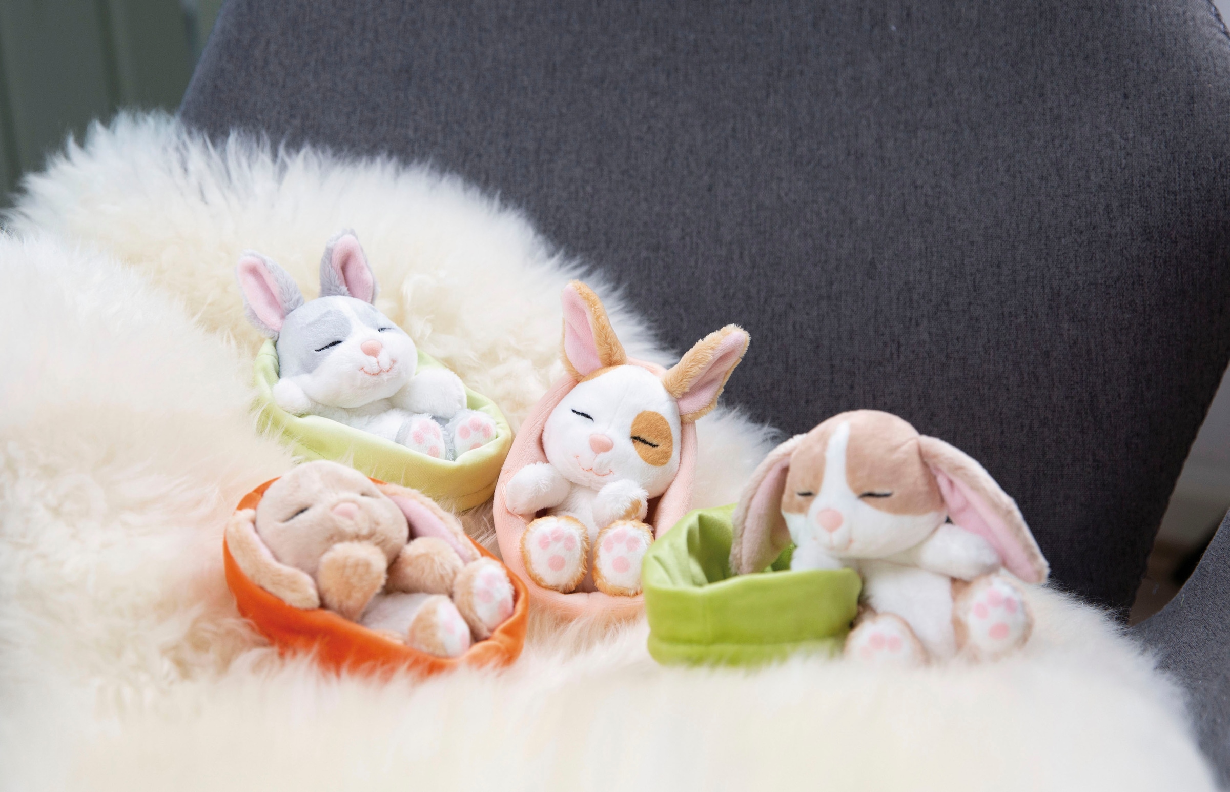 Nici Kuscheltier »Sleeping Pets, Hase grau/weiß, 12 cm«, im Körbchen