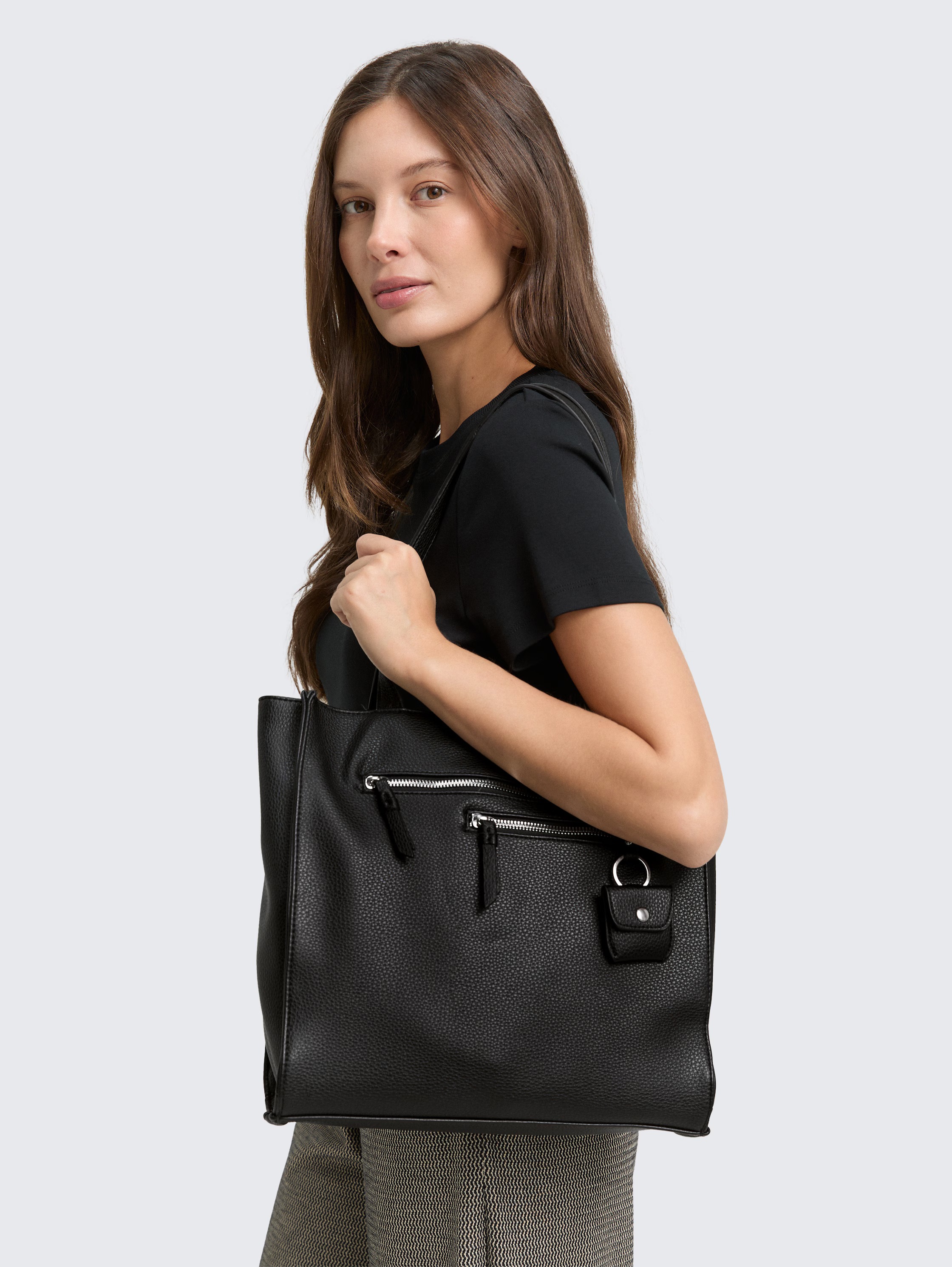TOM TAILOR Shopper »Winona«, aus weichem Lederimtiat mit praktischen Formaten