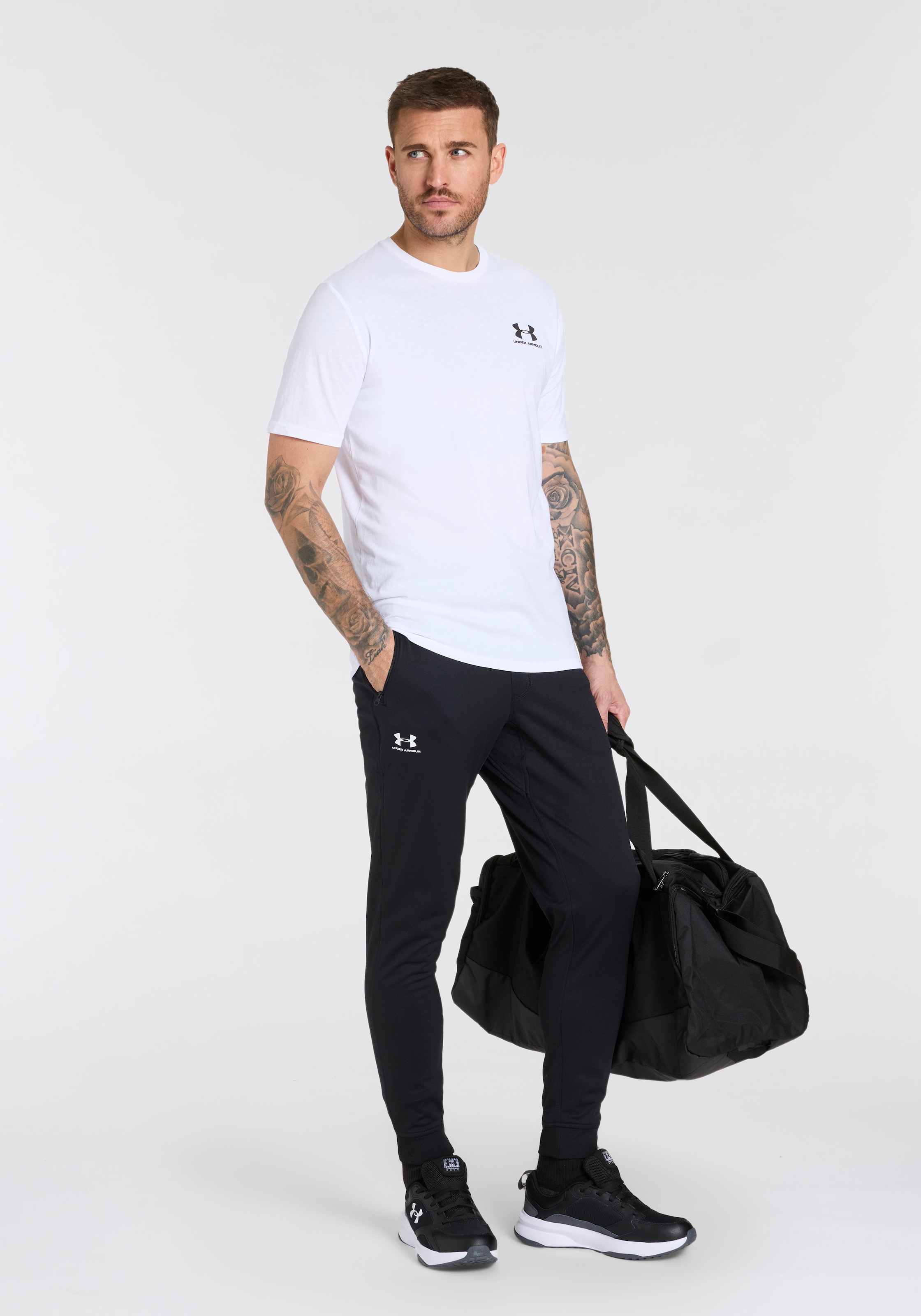 Under Armour® Jogginghose »SPORTSTYLE TRICOT JOGGER«  für vielseitige Aktivitäten, leichtes Material, elastischer Bund