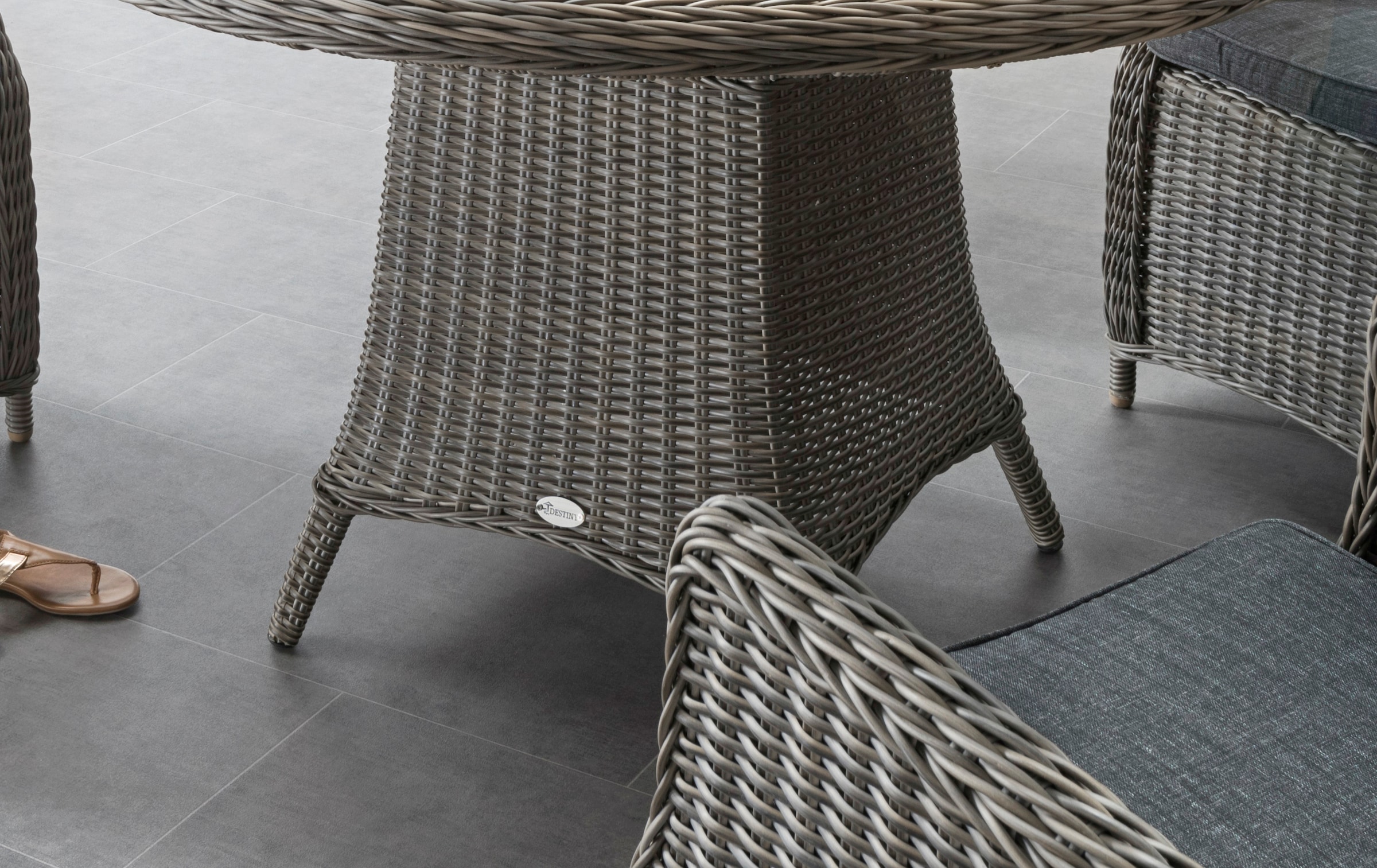 Destiny Garten-Essgruppe »LUNA«, (13 tlg., 4x Sessel, 1x Tisch, inkl. Auflagen), Aluminium, Polyrattan