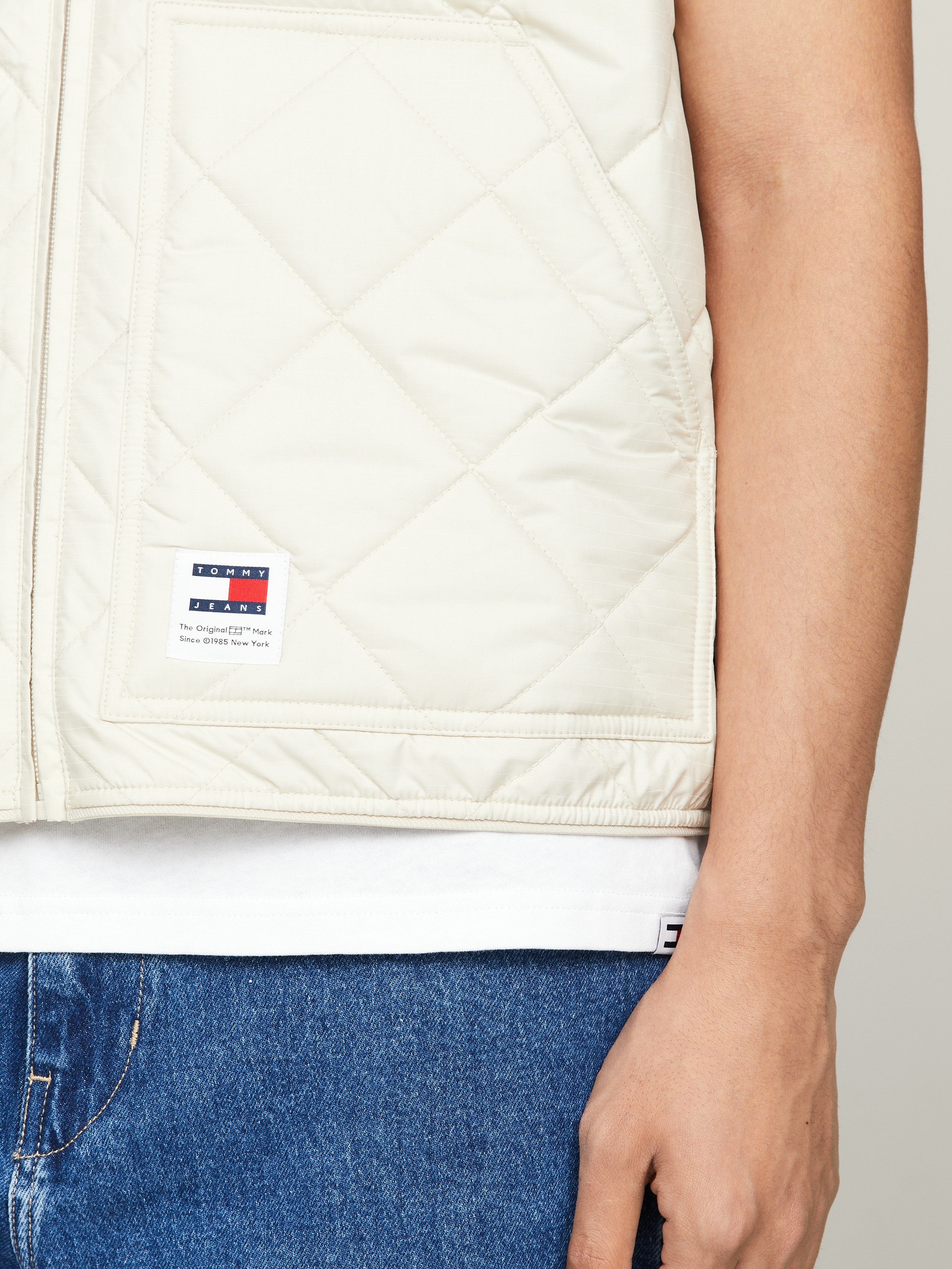 Tommy Jeans Steppweste »TJM REG ENTRY VEST«, mit modischem Rautenmuster