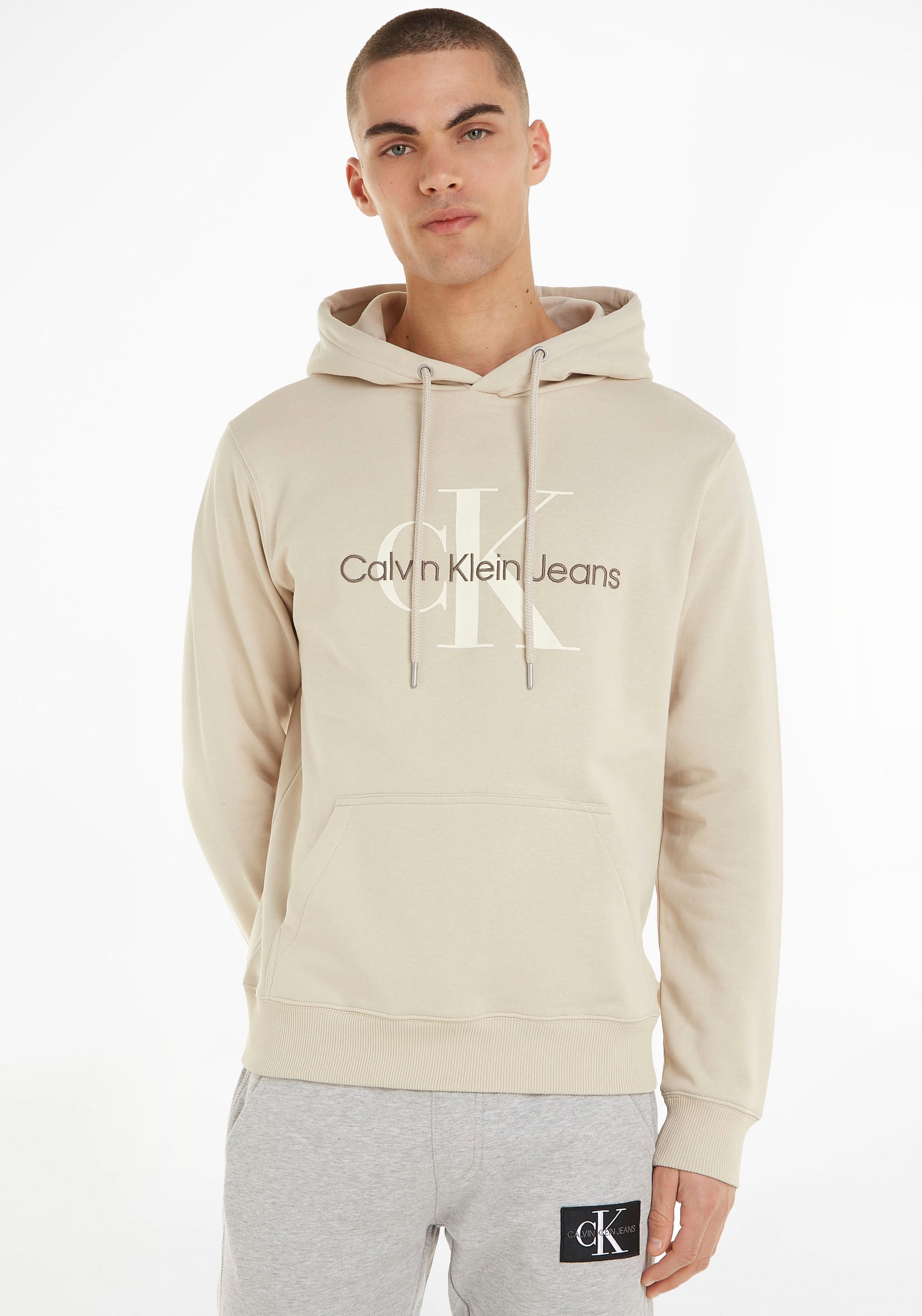Calvin Klein Jeans Kapuzensweatshirt »SEASONAL MONOLOGO REGULAR HOODIE«, mit  Logodruck und Stickerei bestellen | UNIVERSAL