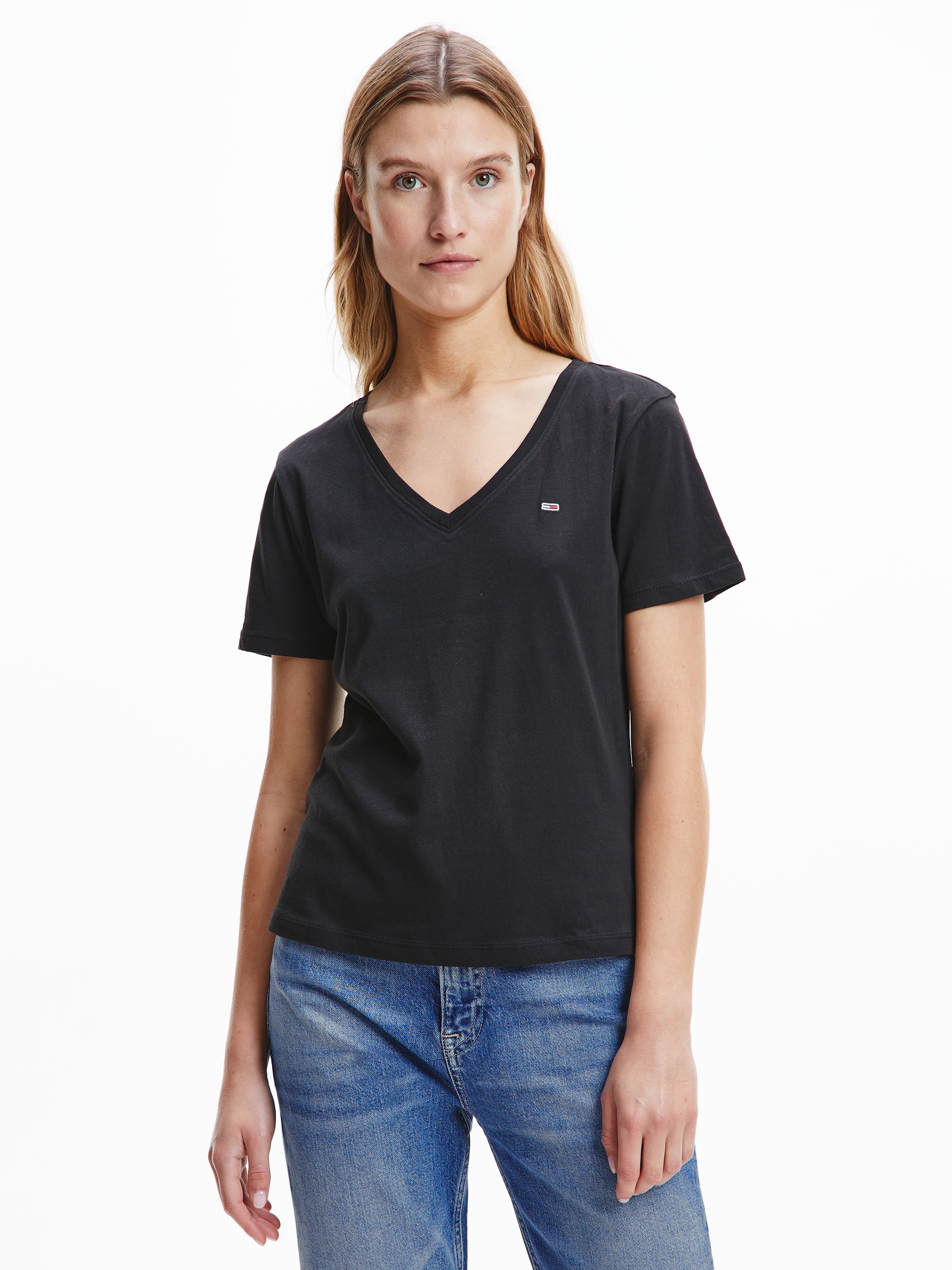 Tommy Jeans V-Shirt »TJW 2PACK SLIM SOFT V NECK TEE«, (Packung, 2 tlg., 2er-Pack), in Basic Optik mit Tommy Jeans Markenlabel